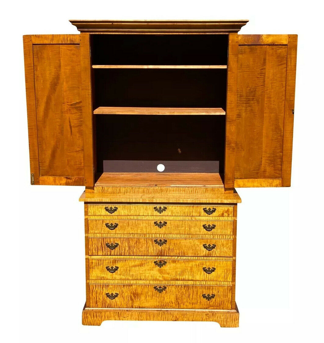 20TH C CHIPPENDALE ANTIQUE STYLE TIGER MAPLE 6 DRAWER TV CABINET / LINEN PRESS