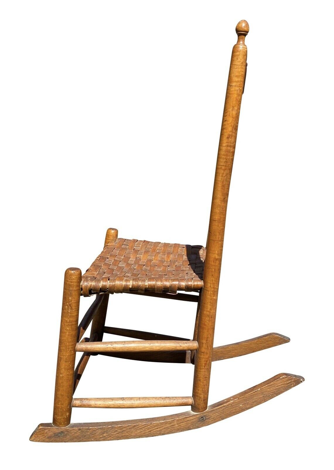 18TH C ANTIQUE QUEEN ANNE TIGER MAPLE LADDER BACK ROCKING CHAIR W SPLINT SEAT