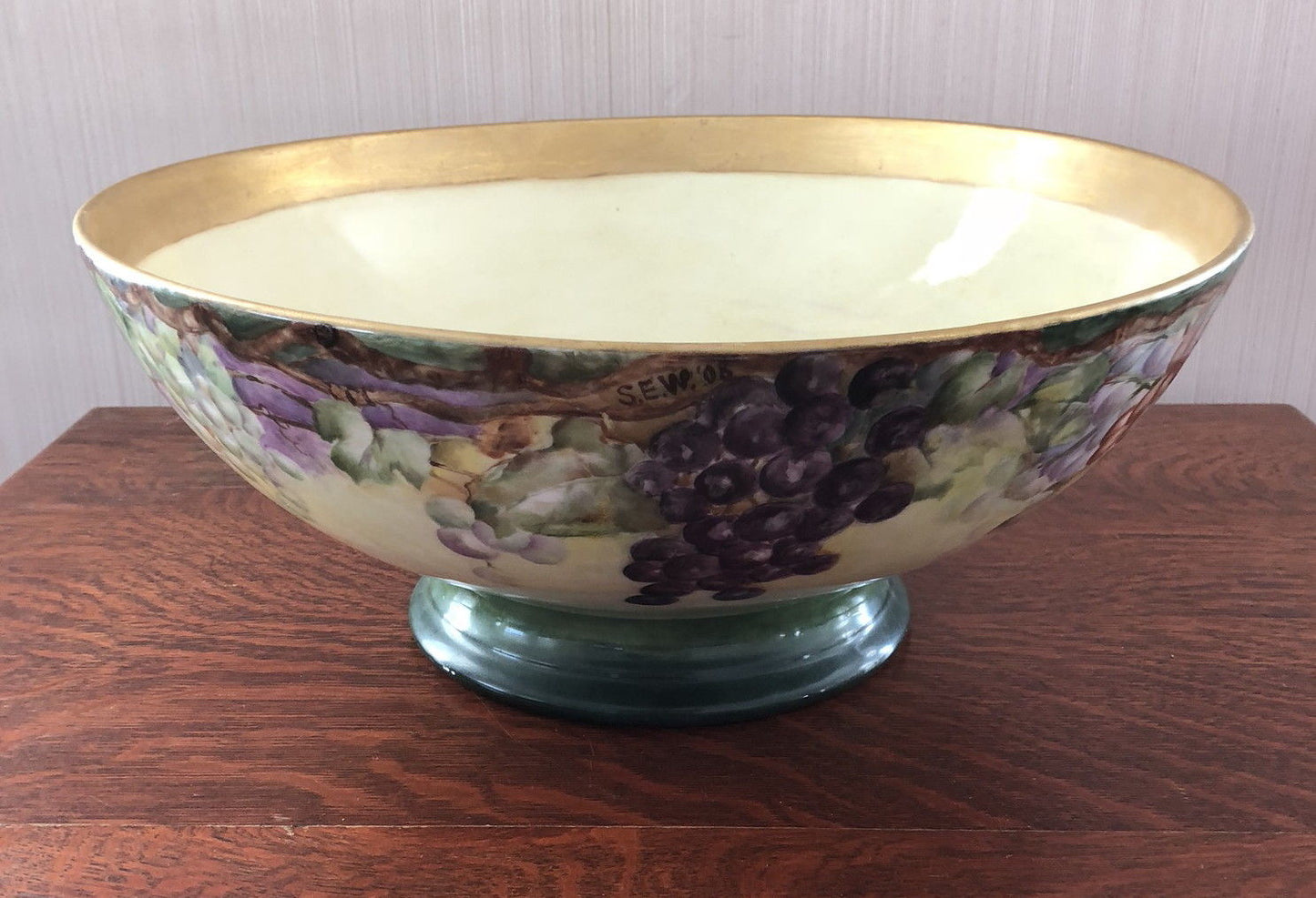 T&V LIMOGES HAND PAINTED GRAPE PAINTED PUNCH BOWL