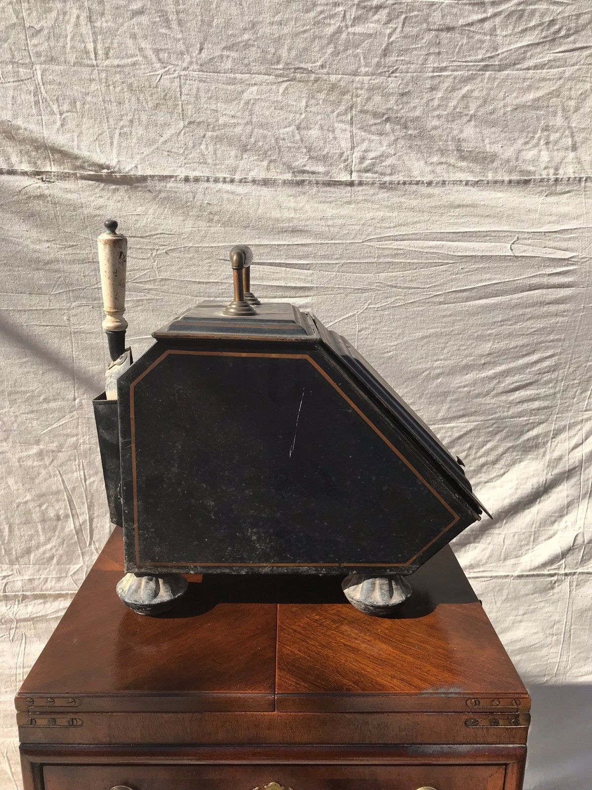 EXCEPTIONALLY 19TH CENTURY NICE TOLE PAINT DECORATED LIGHT TIN COAL HOD W/TRAY
