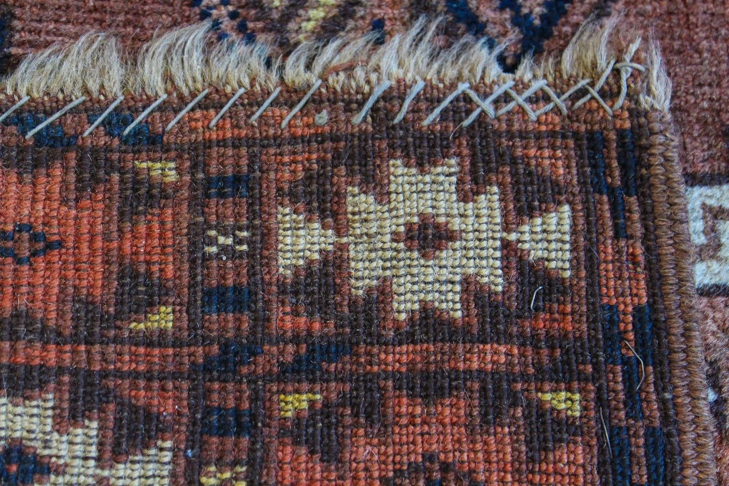 FINE & COMPLEX ANTIQUE TEKKE TURKOMAN ESTATE CARPET
