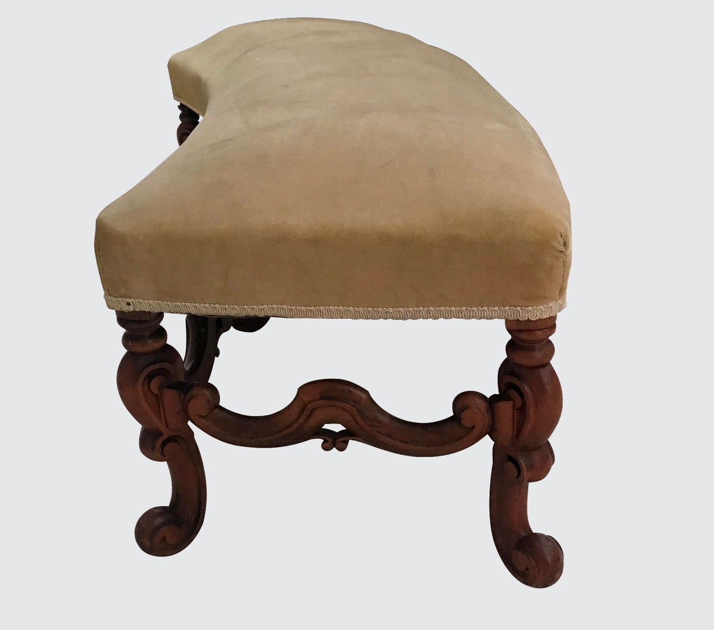 UNIQUE WILLIAM & MARY STYLED LARGE END OF BED BENCH WITH HEART & CROWN STRETCHER