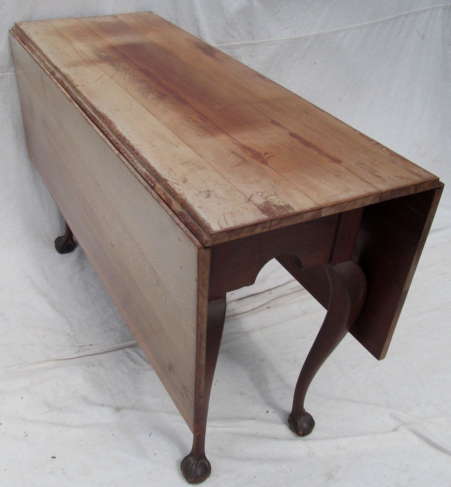 IMPORTANT TOWNSEND GODDARD WALNUT BALL & CLAW DINING TABLE NEWPORT RI ca. 1760