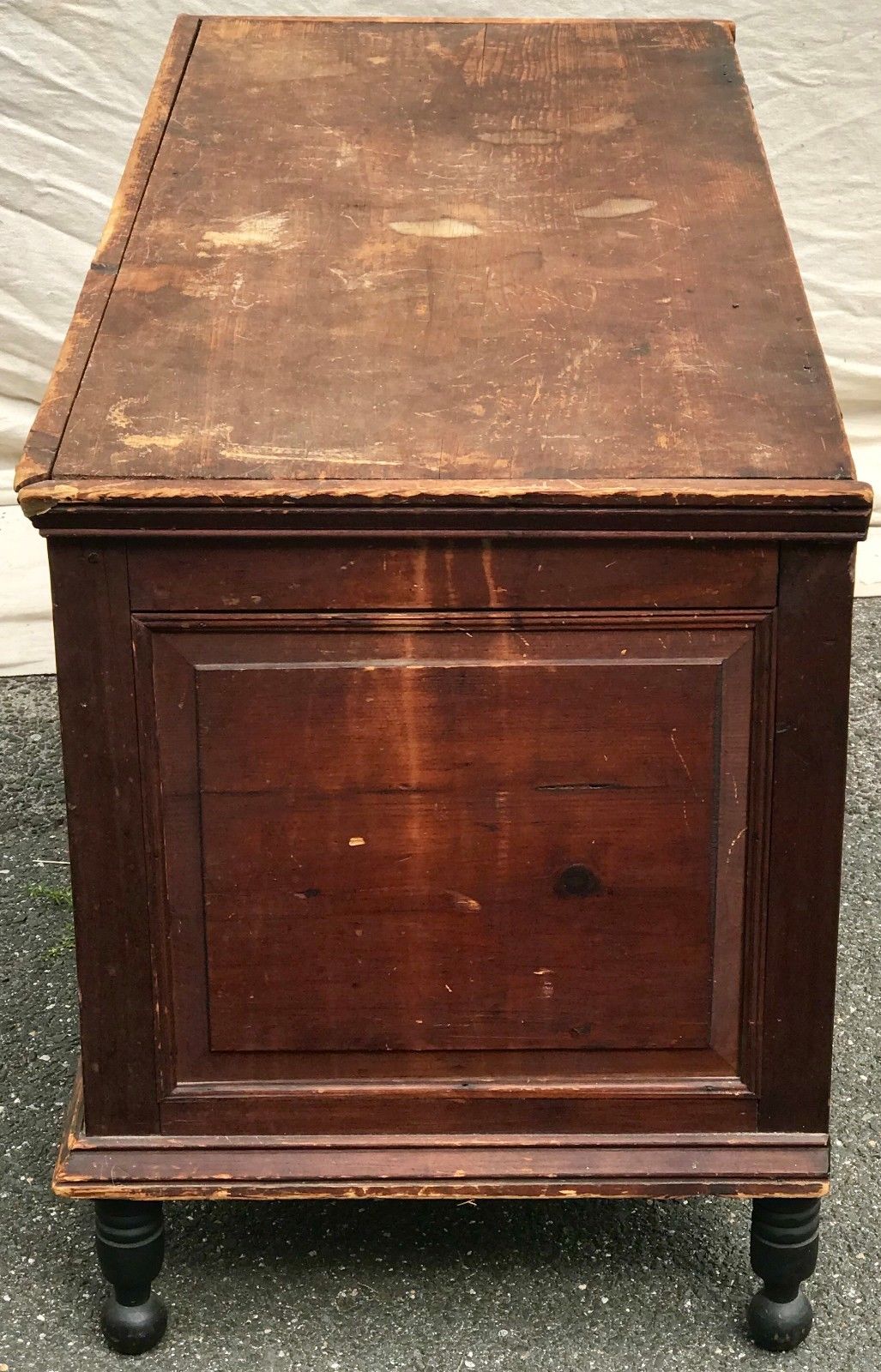 EARLY 19TH C. FEDERAL PERIOD PINE BLANKET BOX W/ DOUBLE PANELED FRONT & TILL
