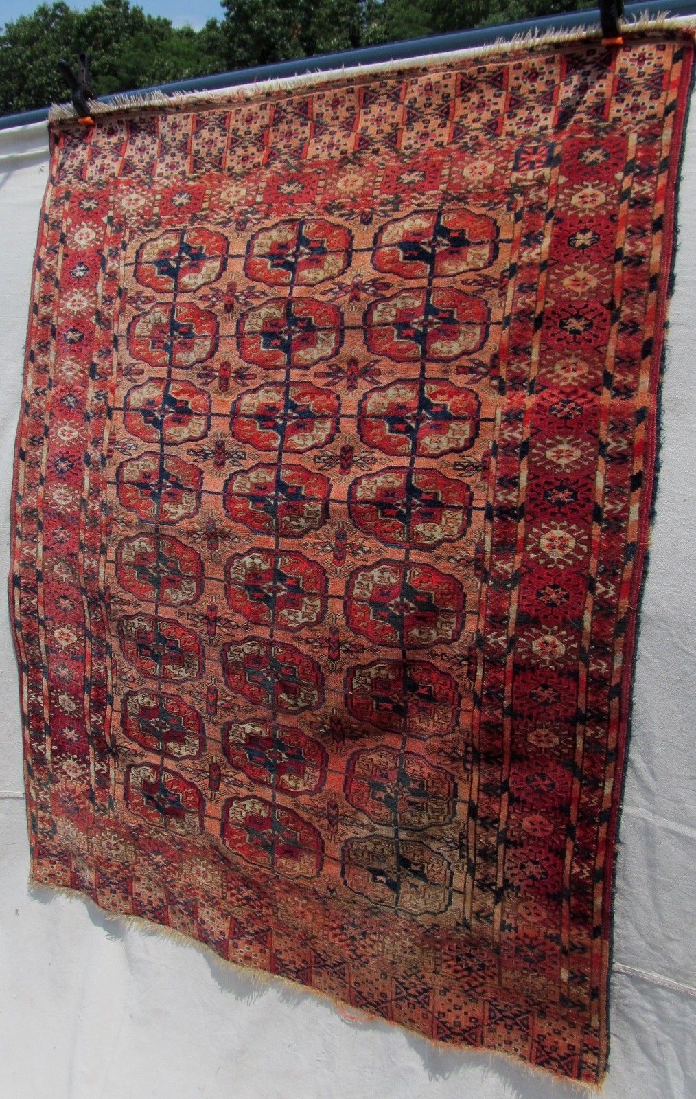 EXCELLENT ANTIQUE TEKKE BOHKARA ESTATE CARPET WITH SOFT MUTED COLORWAY