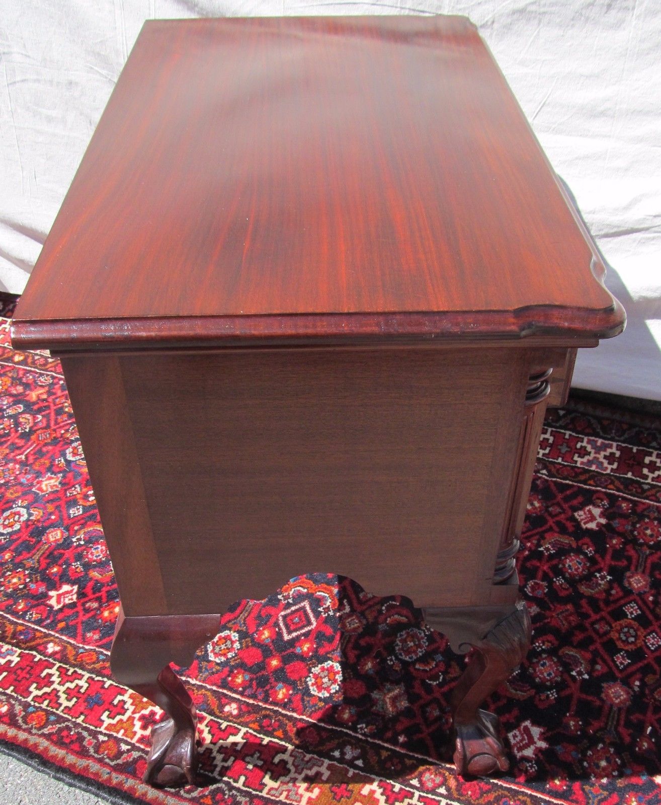 CHIPPENDALE MAHOGANY PHILADELPHIA STYLE SHELL CARVED CUSPID CORNER TOP LOWBOY