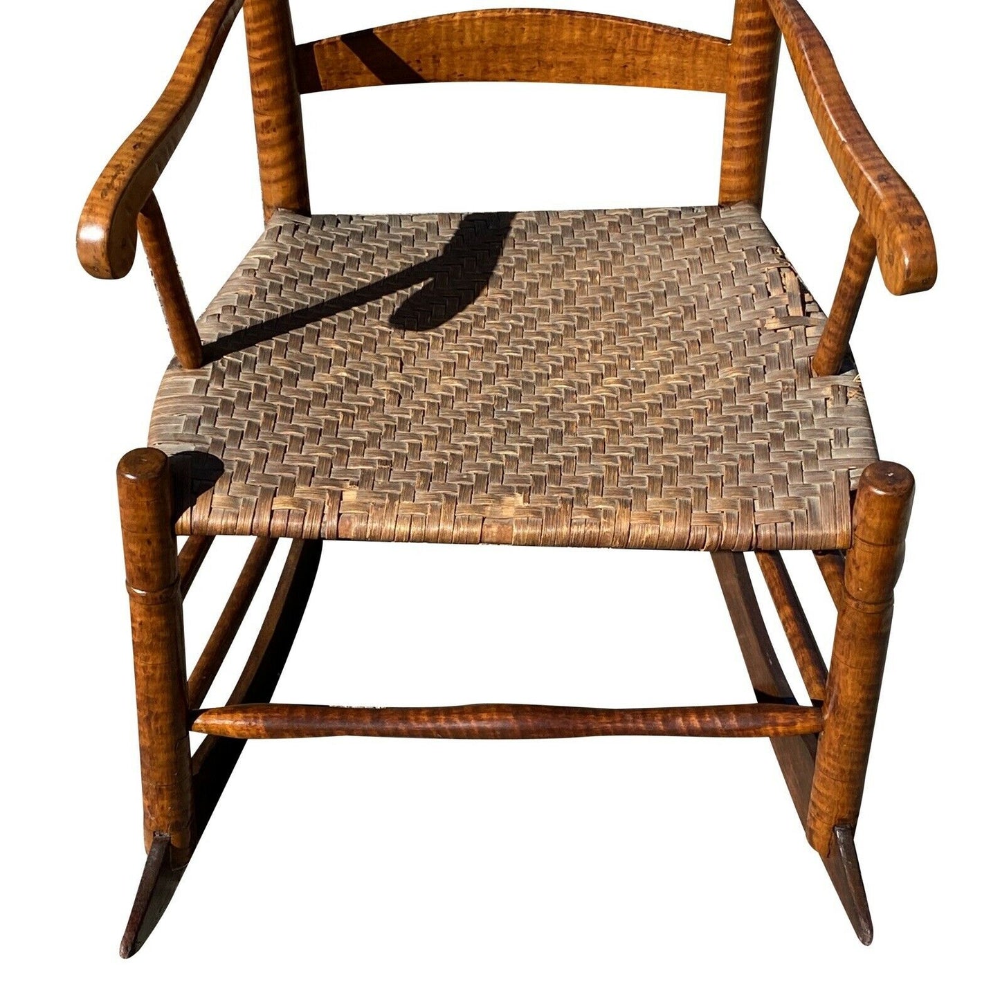 18TH C ANTIQUE NEW ENGLAND QUEEN ANNE TIGER MAPLE LADDER BACK ROCKING CHAIR