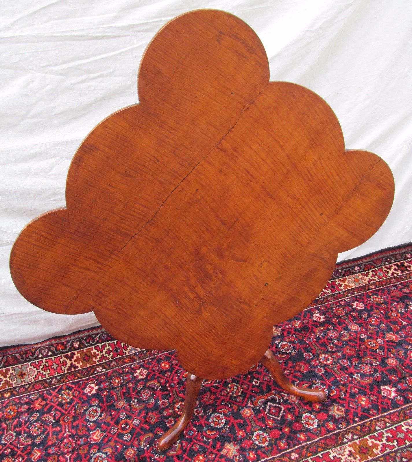 FINE 18TH CENTURY RARE FEDERAL PERIOD CLOVER SHAPED TIGER MAPLE TIP TOP TABLE