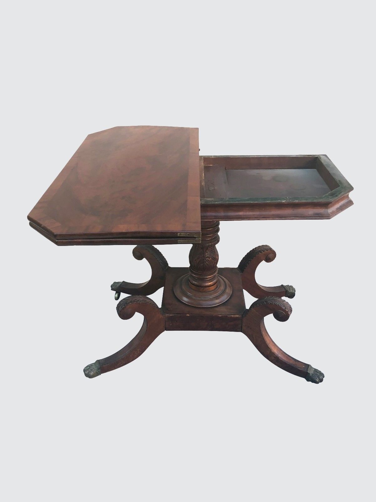 EARLY 19TH CENTURY CLASSICAL CROSS BANDED INLAID PHILADELPHIA CARVED GAME TABLE