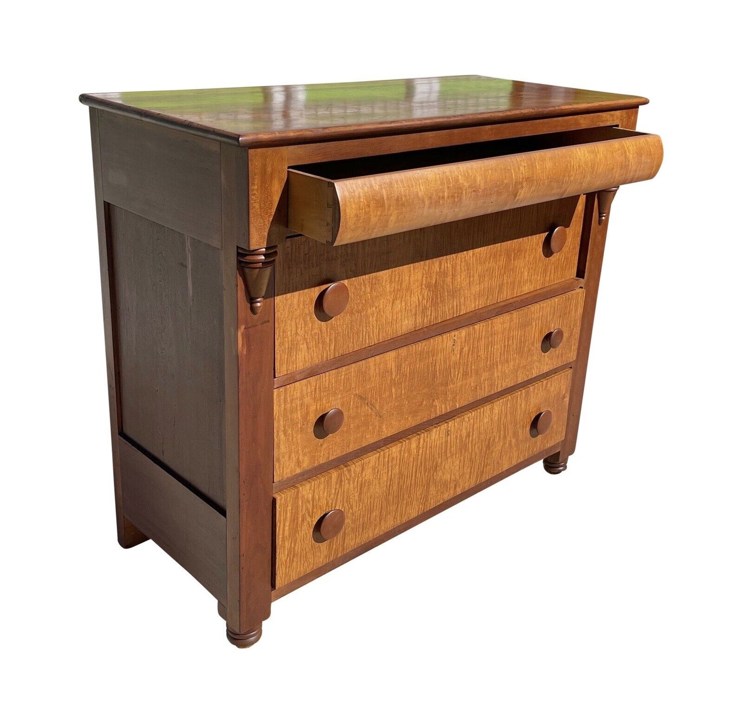 Federal Tiger Maple & Cherry Pennsylvania Bachelor's Chest of Drawers / Dresser