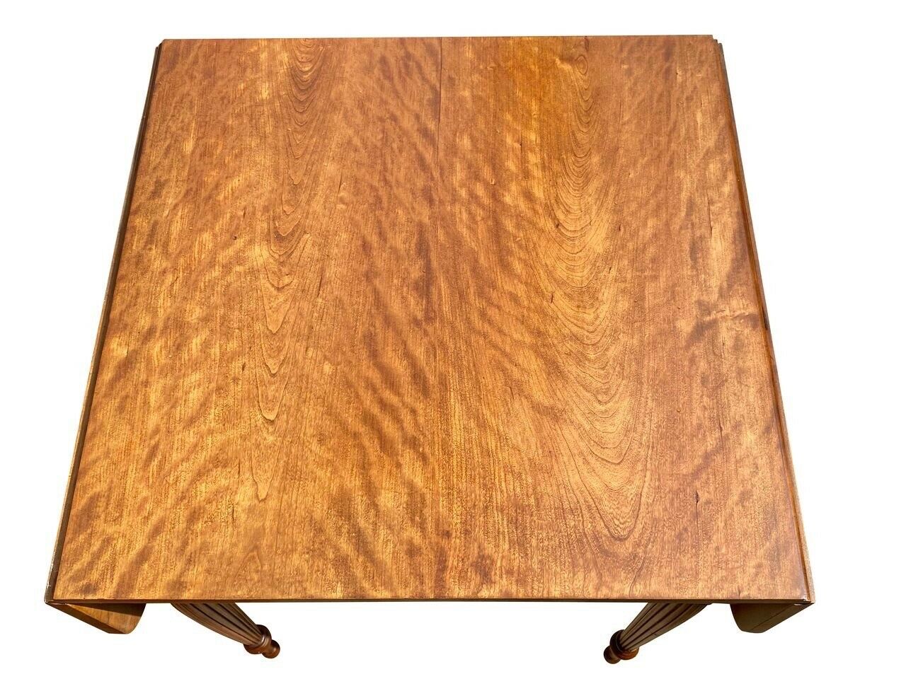 19TH C ANTIQUE FEDERAL PERIOD CURLY CHERRY DROP LEAF WORK TABLE / NIGHTSTAND