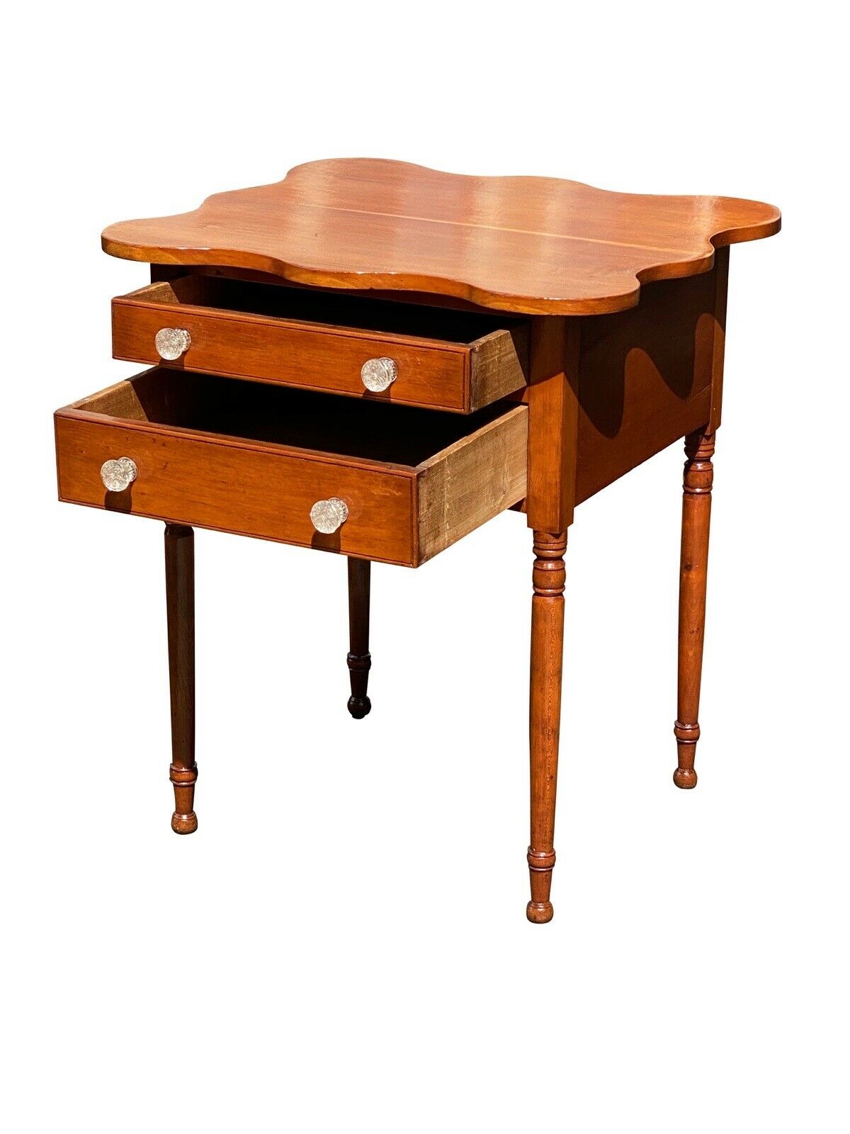 19TH C ANTIQUE SHERATON CONNECTICUT CHERRY WORK TABLE / NIGHT STAND W SHAPED TOP