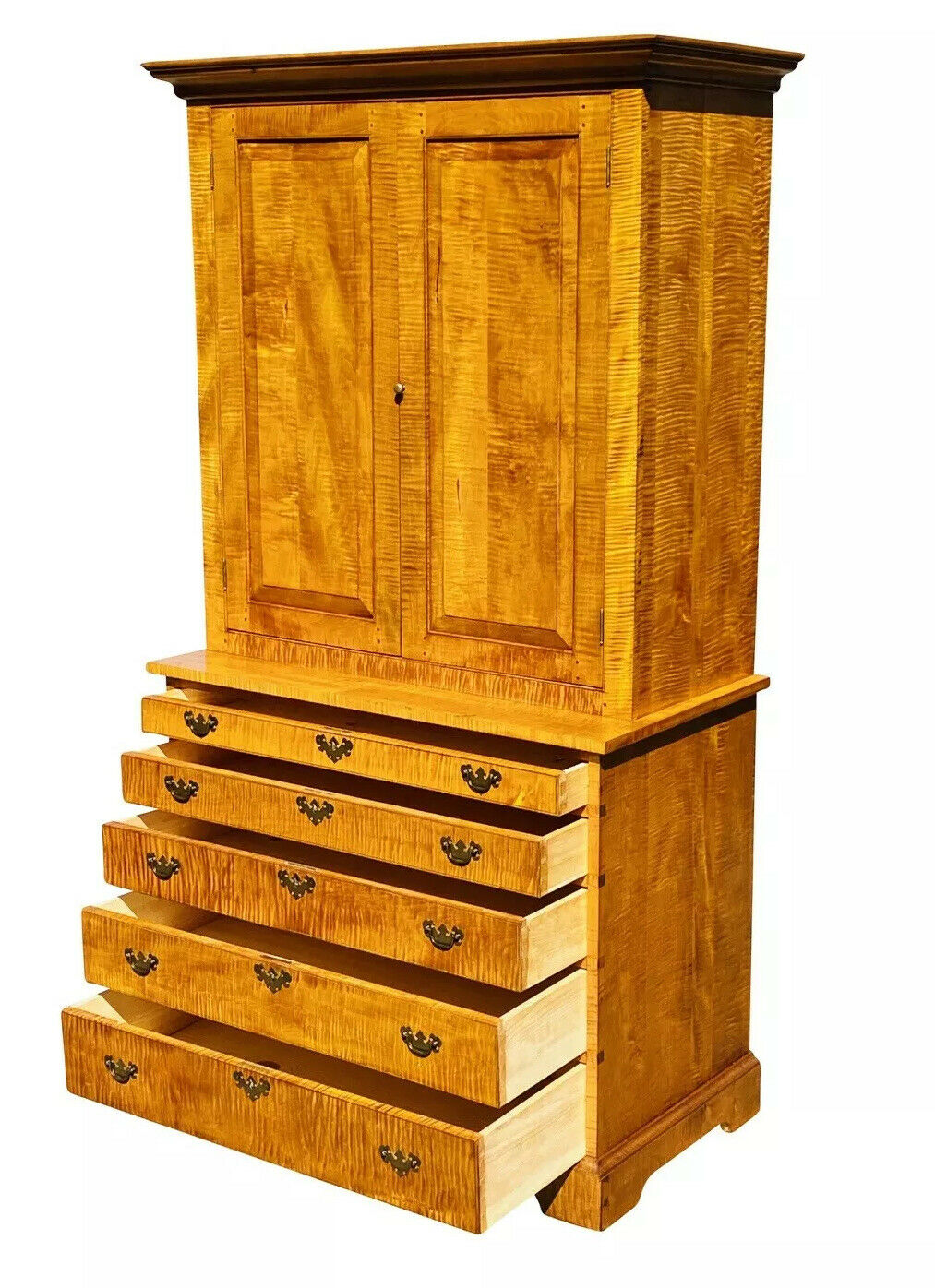 20TH C CHIPPENDALE ANTIQUE STYLE TIGER MAPLE 6 DRAWER TV CABINET / LINEN PRESS