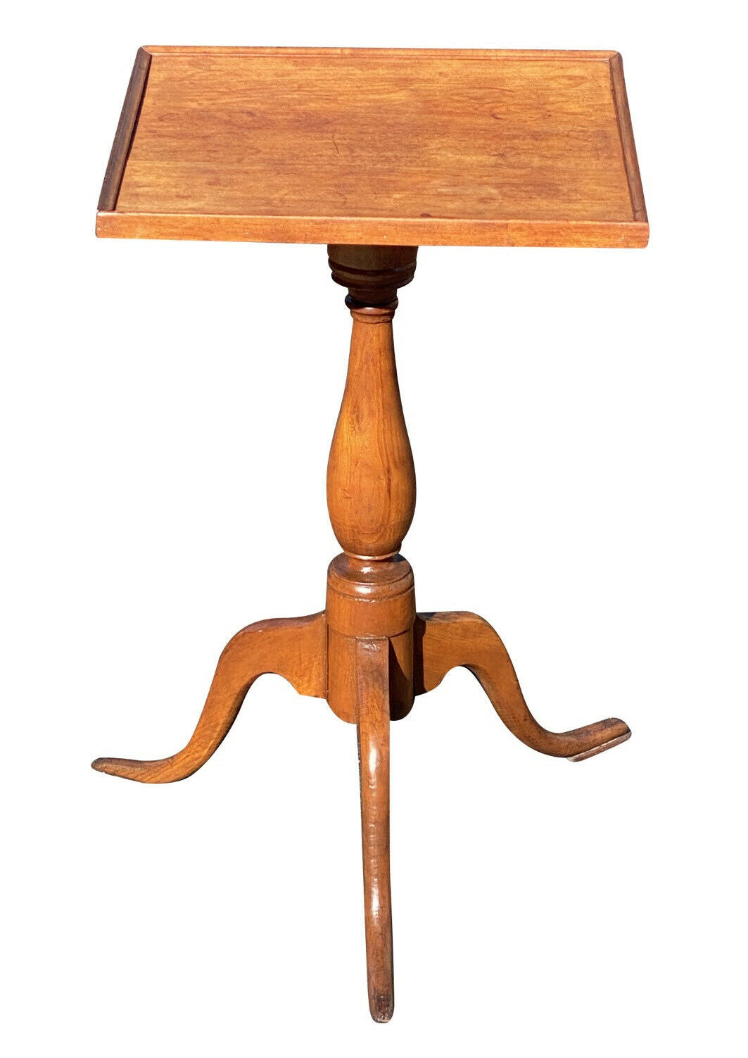 18TH C ANTIQUE QUEEN ANNE CONNECTICUT CHERRY TRAY TOP CANDLE STAND / END TABLE