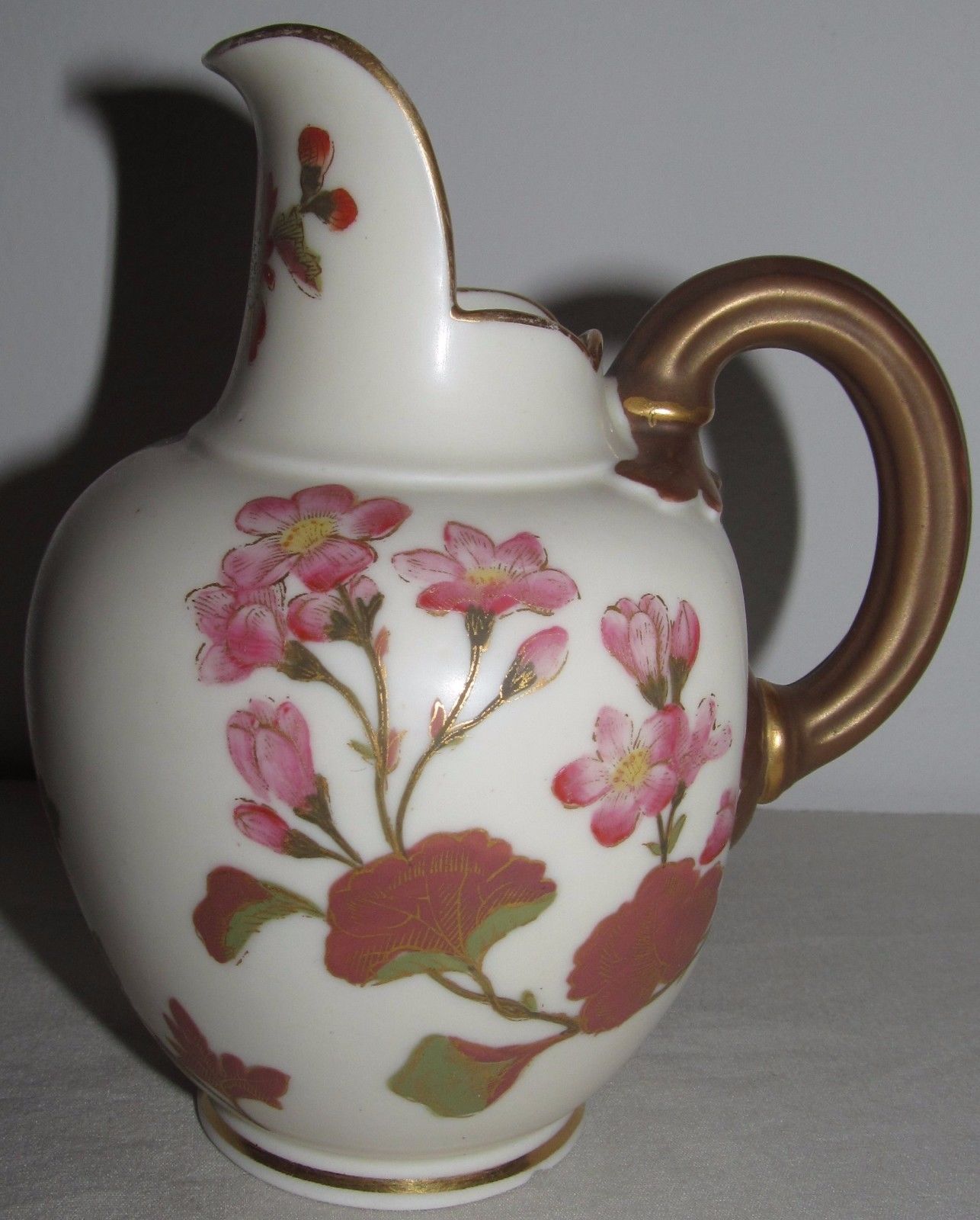 ROYAL WORCESTER CREAMER