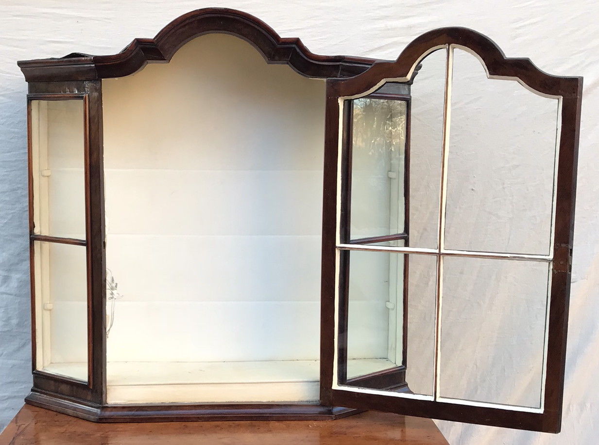 18TH CENTURY WILLIAM & MARY PERIOD WALL CABINET VITRINE W/TOMBSTONE BONNET