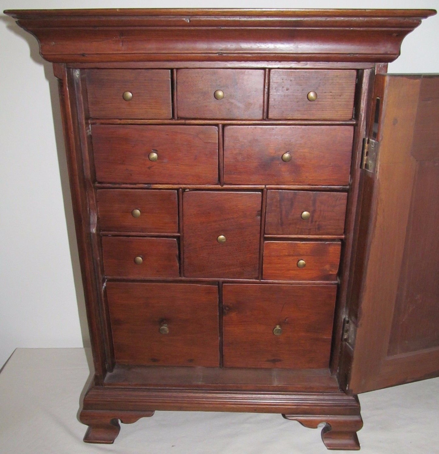 IMPORTANT 18TH CENTURY QUEEN ANNE PERIOD WALNUT SPICE CHEST WITH TOMBSTONE DOOR