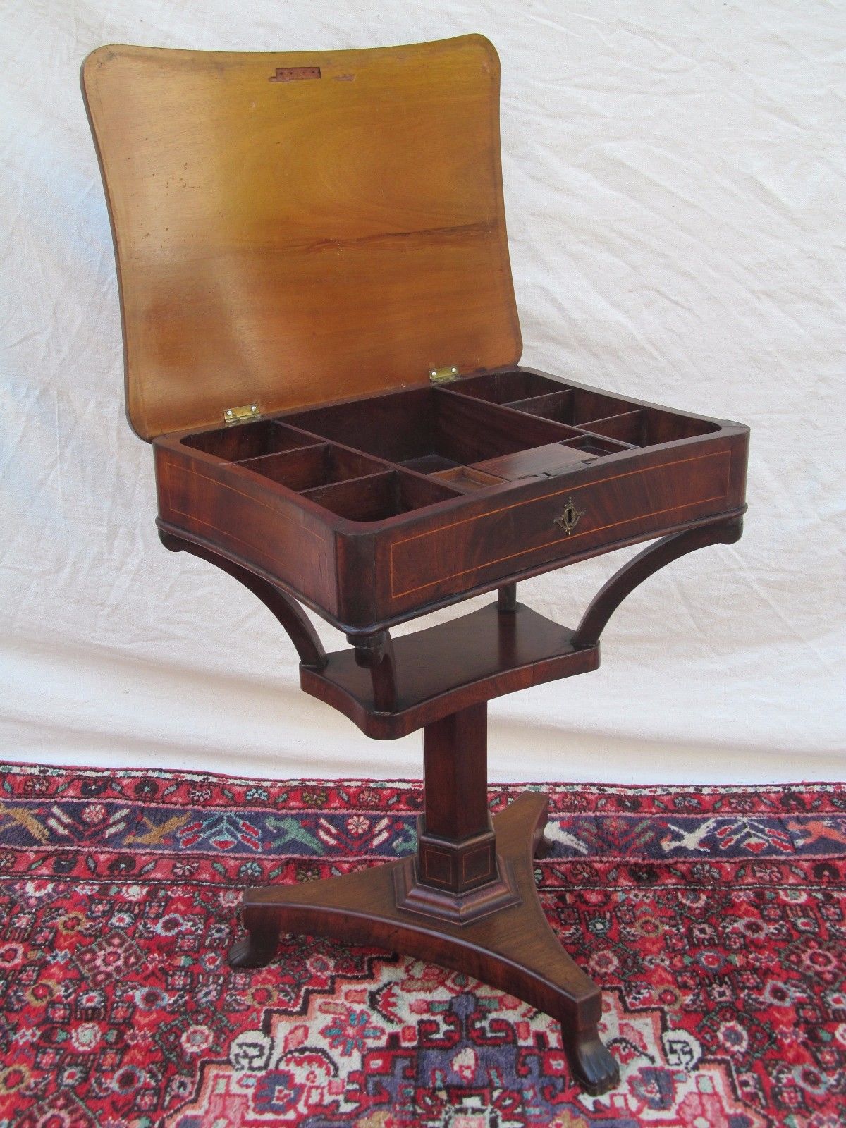 EARLY 19TH CENTURY REGENCY CONCH SHELL INLAID MAHOGANY SEWING TABLE