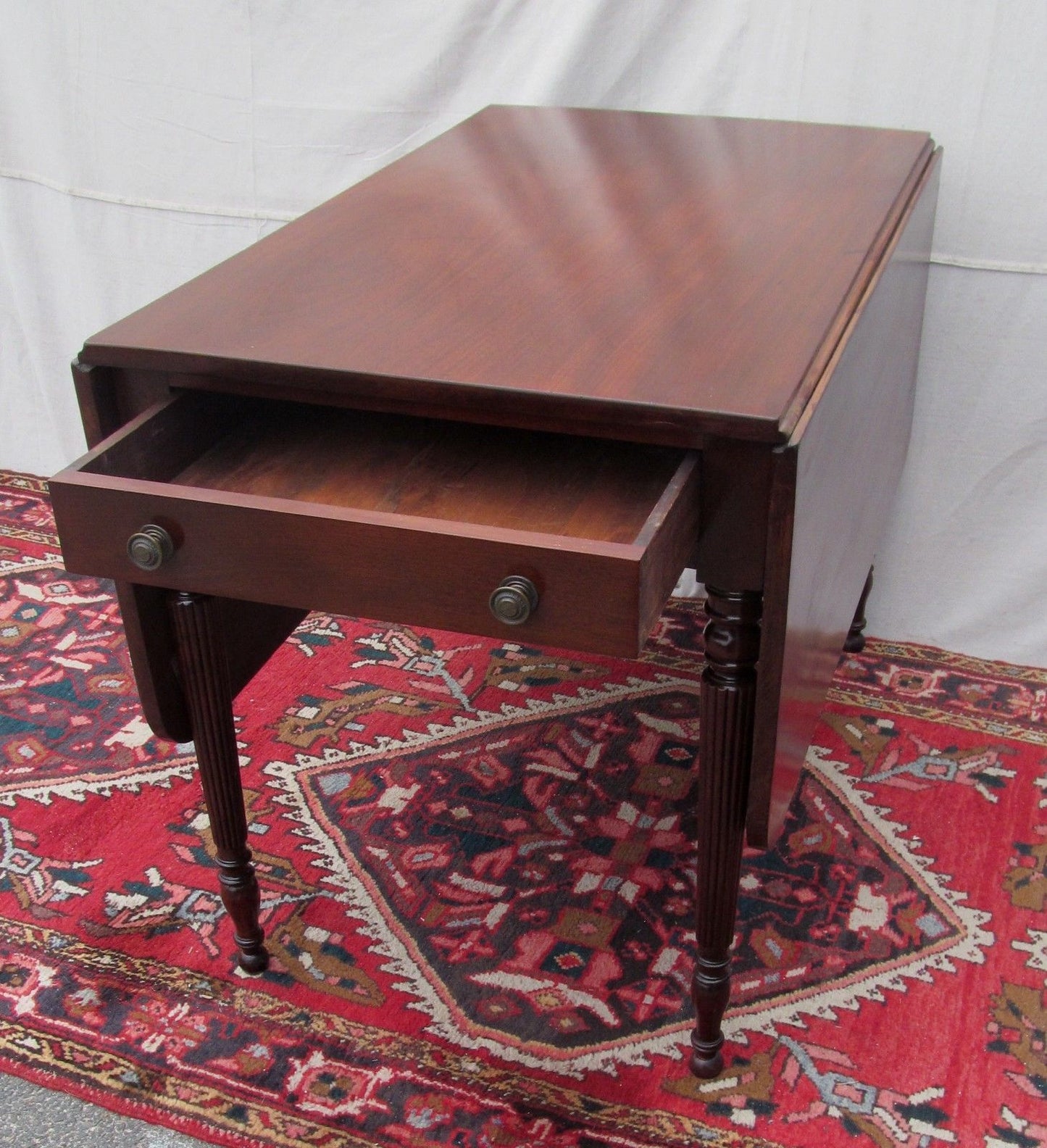 SHERATON PERIOD SOLID HONDURAN MAHOGANY BOSTON PEMBROKE TABLE