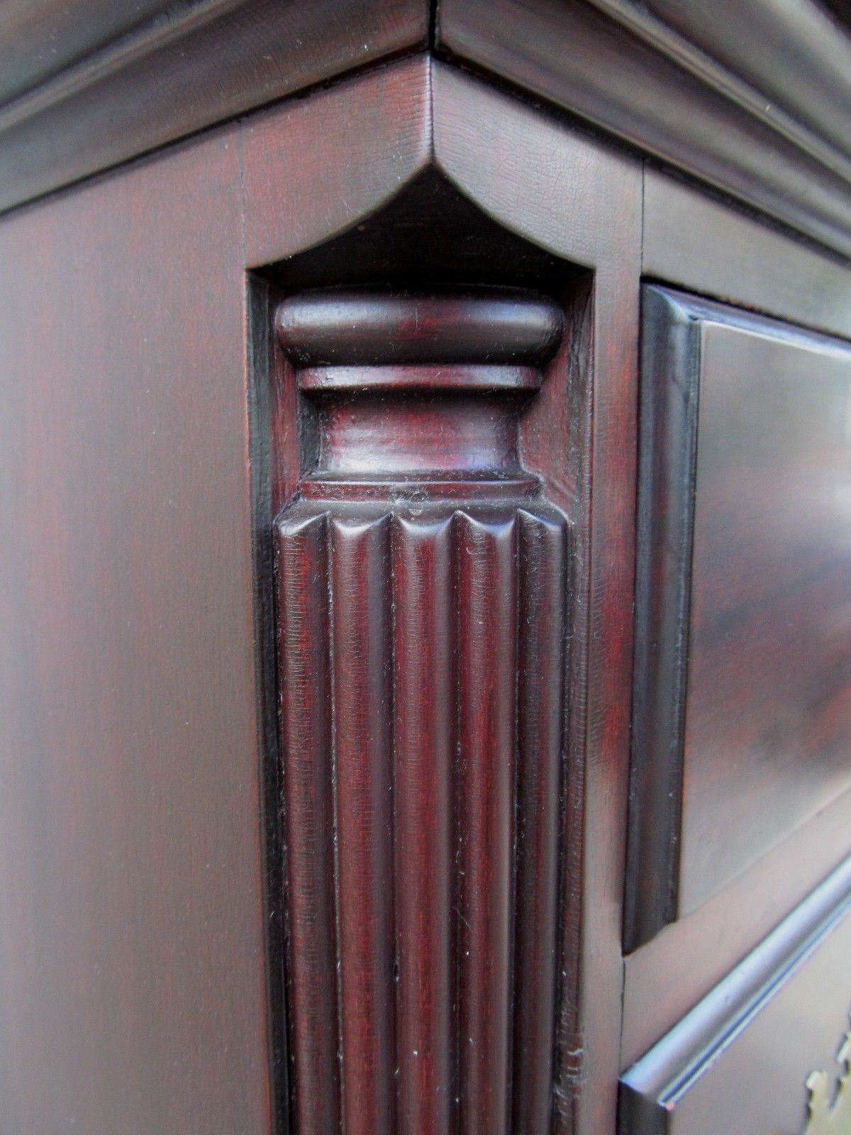 SOLID MAHOGANY CHEST OF CHEST FAN CARVED QUEEN ANNE STYLED HIGHBOY