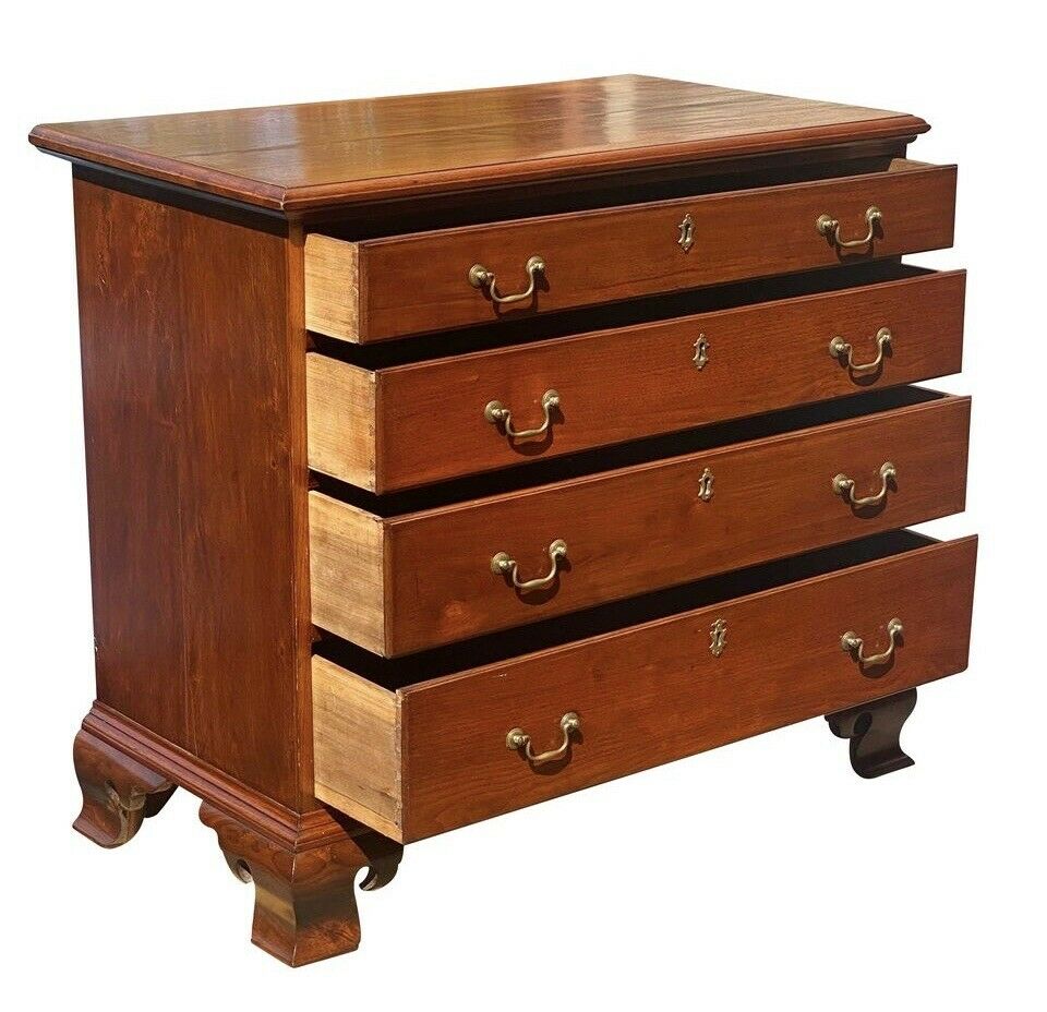18TH C ANTIQUE CHIPPENDALE PENNSYLVANIA WALNUT BACHELORS CHEST / DRESSER