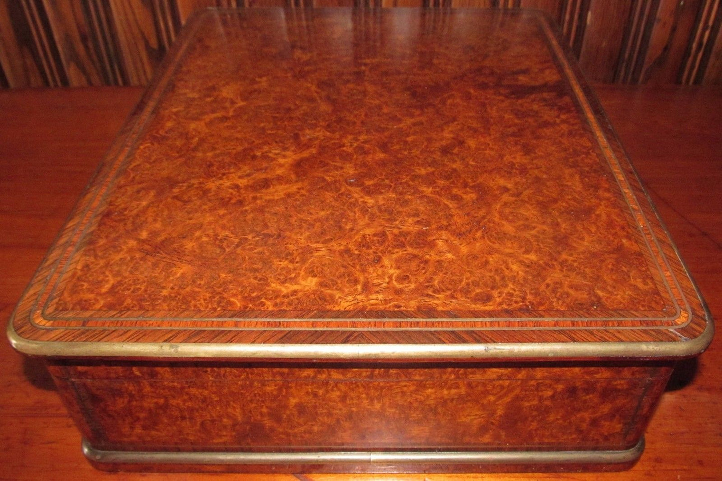 EXCEPTIONAL FRENCH INLAID CARPATHIAN BURLED ELM GAME BOX BY SUSSE FERES PARIS