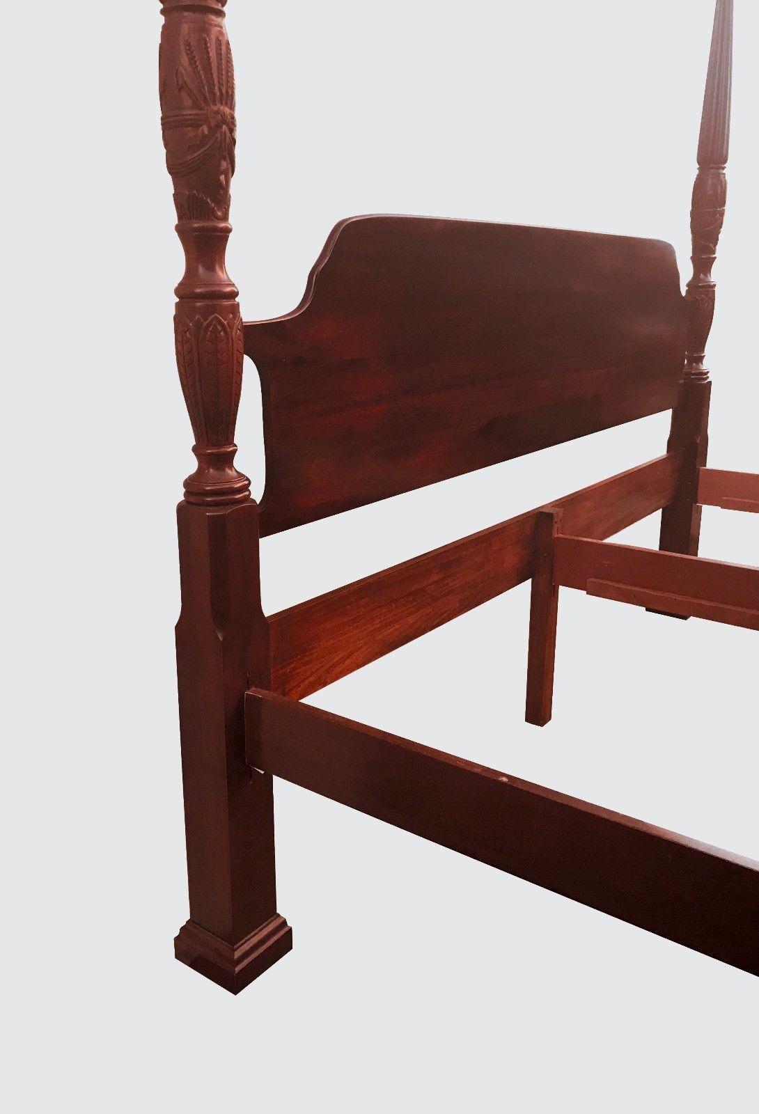KING SIZED CHERRY FOUR POSTER RICE CARVED PLANTATION CHIPPENDALE STYLED BED