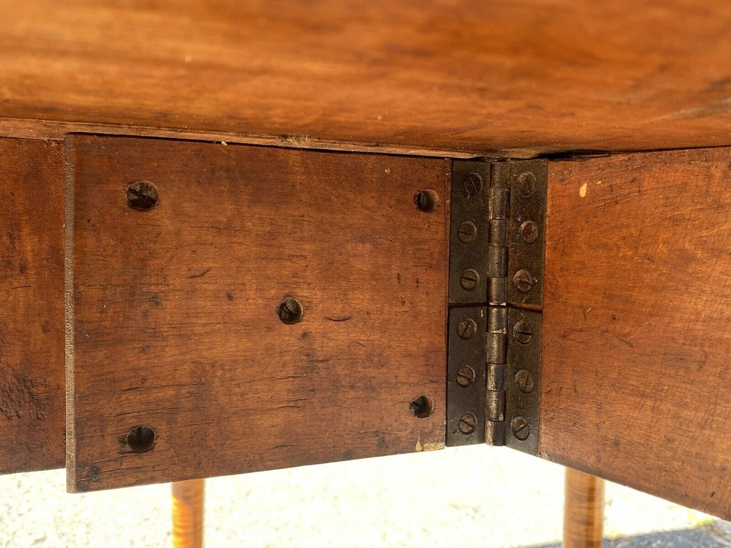 19th C Antique Sheraton Tiger Maple 6 Leg Drop Leaf Dining Table - Curly Maple