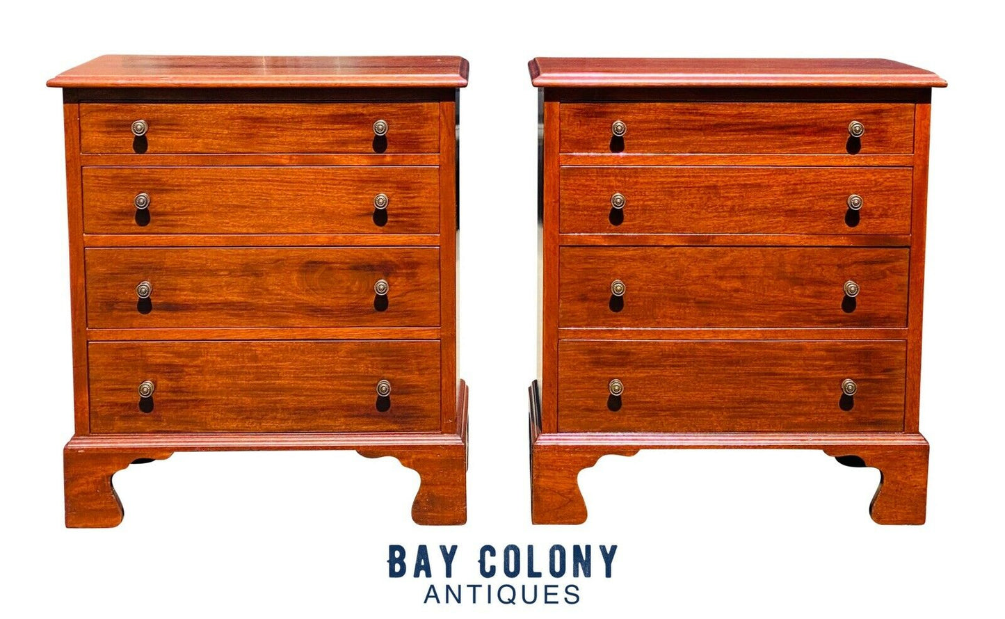 19th Century Antique Pair of Mahogany Bachelors Chests / Nightstands