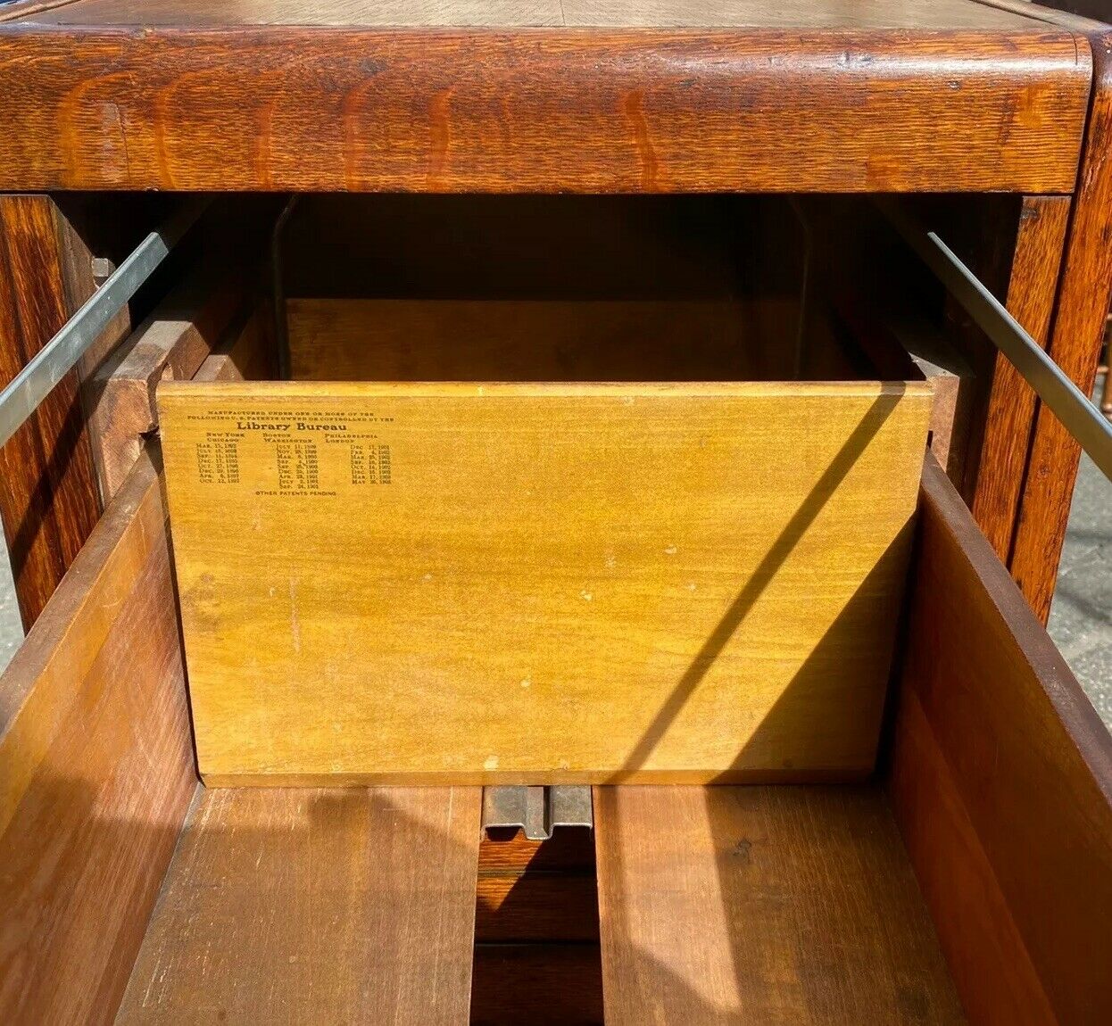 20TH C ANTIQUE LIBRARY BUREAU MAKERS ARTS & CRAFTS 4 DRAWER OAK FILE CABINET