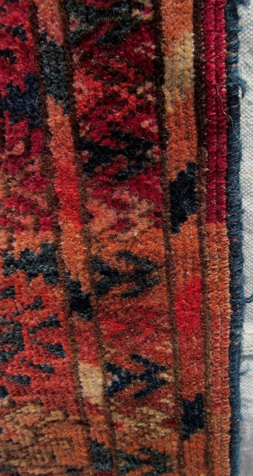 EXCELLENT ANTIQUE TEKKE BOHKARA ESTATE CARPET WITH SOFT MUTED COLORWAY