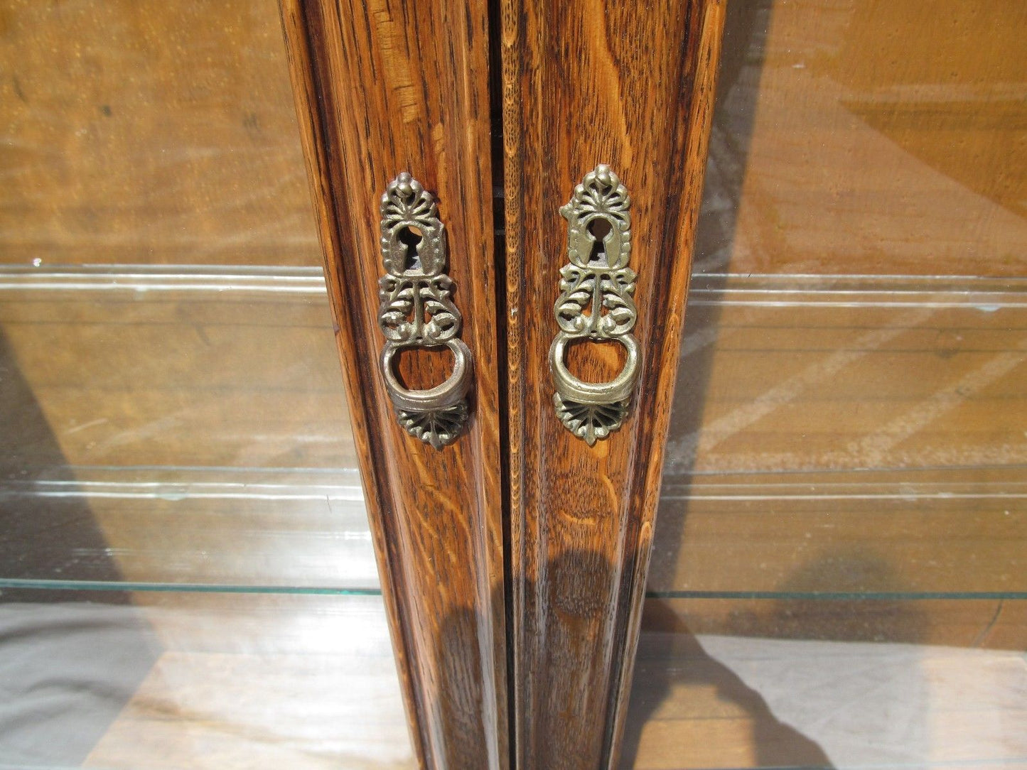 VICTORIAN R.J. HORNER RENAISSANCE REVIVAL TIGER OAK DOUBLE DOOR CARVED BOOKCASE