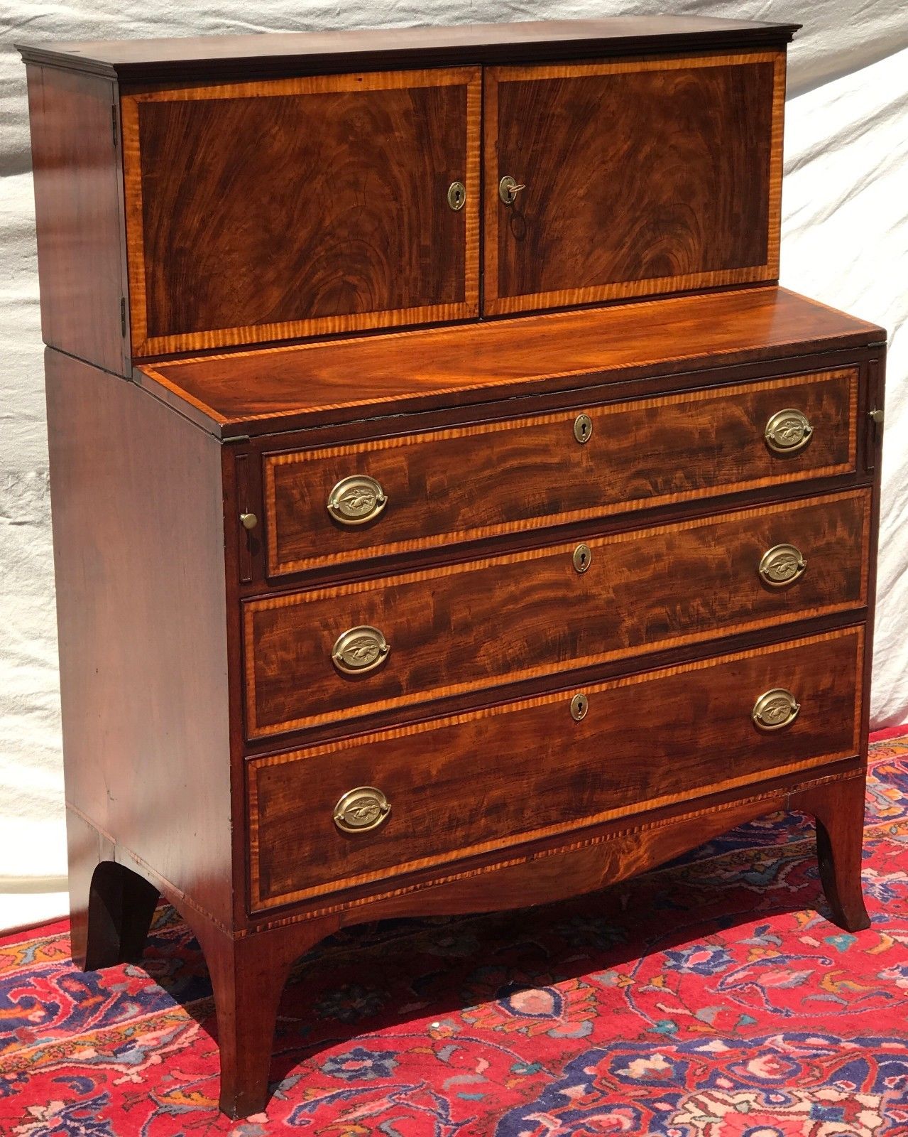 CIRCA 1810 MASSACHUSETTS HEPPLEWHITE MAHOGANY & TIGER MAPLE INLAID LADIES DESK