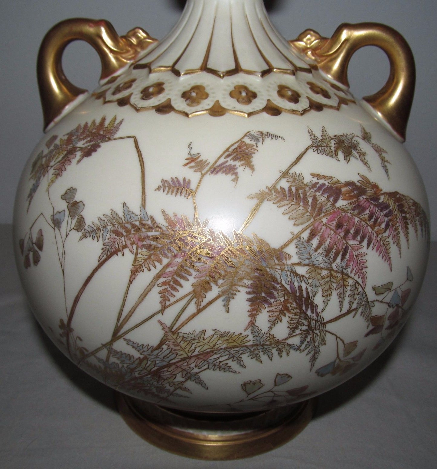 ROYAL WORCESTER DOUBLE HANDLED EWER FORMED VASE
