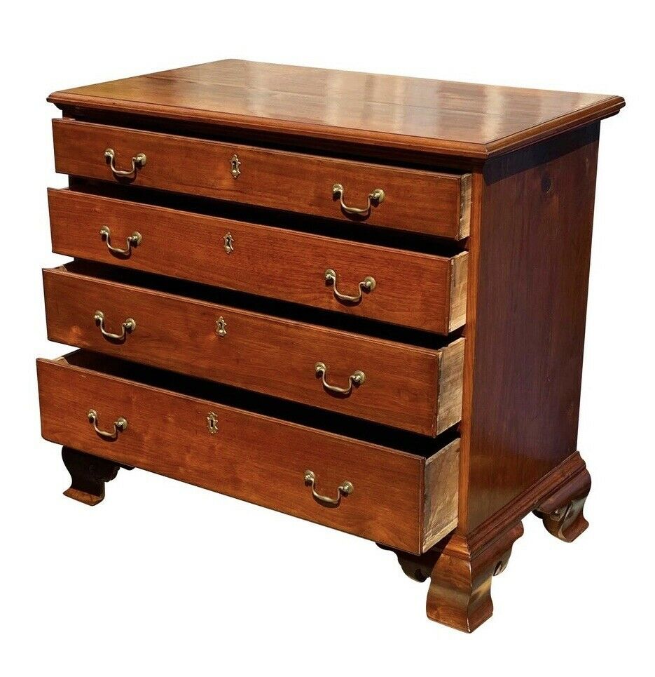 18TH C ANTIQUE CHIPPENDALE PENNSYLVANIA WALNUT BACHELORS CHEST / DRESSER
