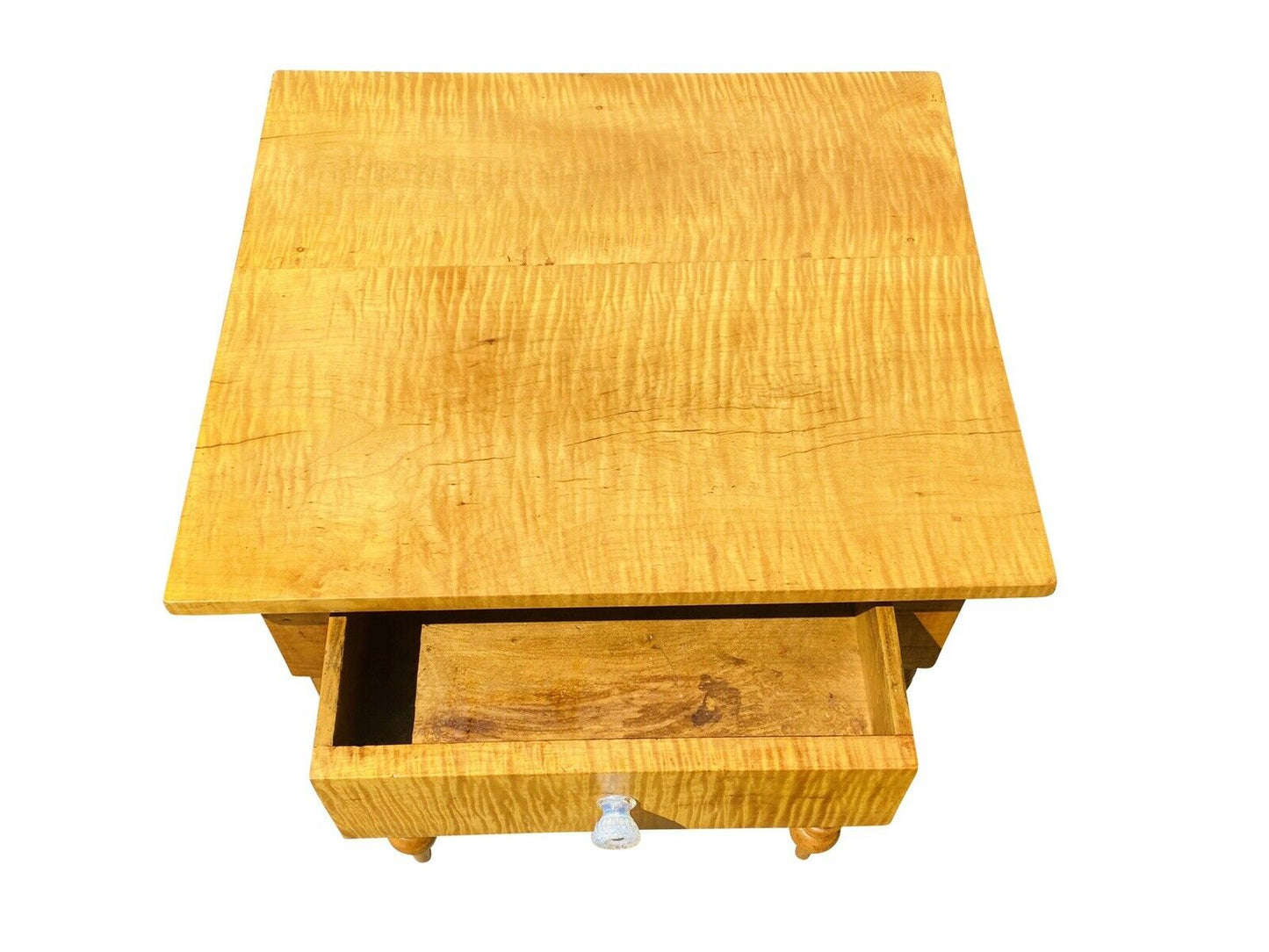 19TH C ANTIQUE AMERICAN TIGER MAPLE SHERATON WORK TABLE / NIGHT STAND