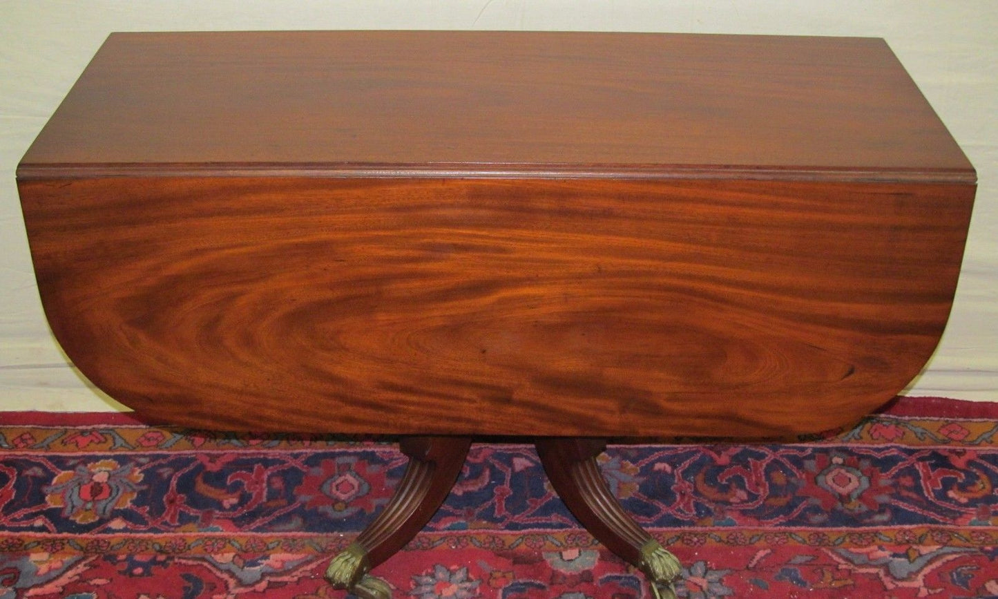EARLY 19TH CENTURY LATE FEDERAL SOLID BOOKMATCHED MAHOGANY BREAKFAST TABLE