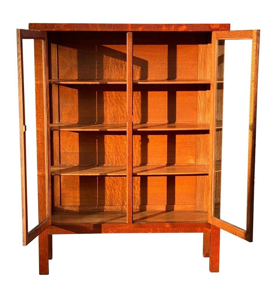 20TH C ANTIQUE ARTS & CRAFTS / MISSION OAK BOOKCASE / CHINA CABINET