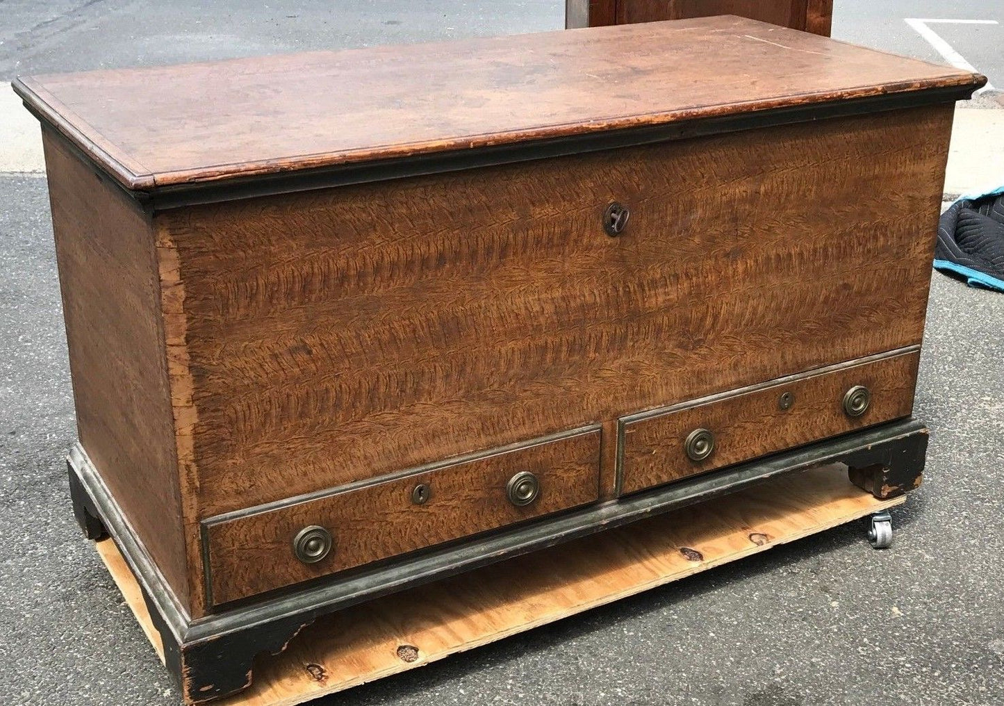 18TH C. CHIPPENDALE DOVETAILED SIGNED BLANKET BOX - RARE OCHRE PAINT SURFACE