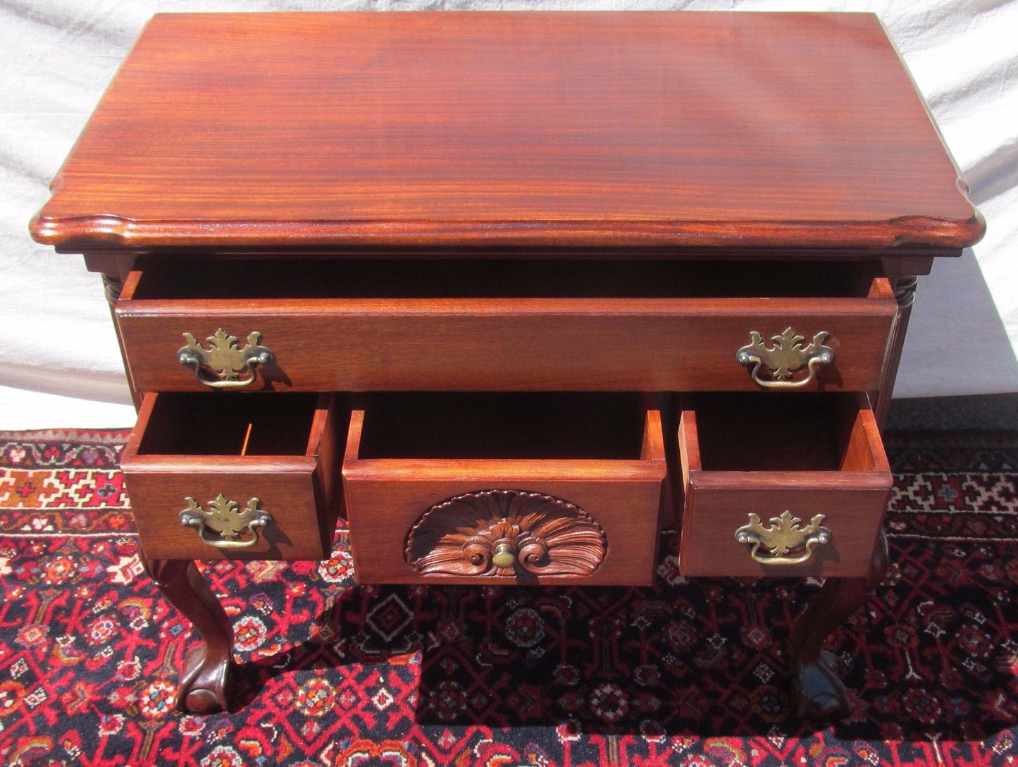 CHIPPENDALE MAHOGANY PHILADELPHIA STYLE SHELL CARVED CUSPID CORNER TOP LOWBOY