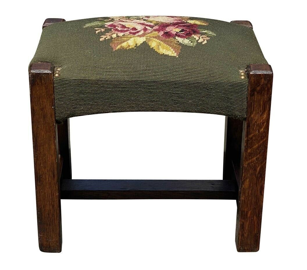 20TH C ANTIQUE ARTS & CRAFTS / MISSION OAK NEEDLEPOINT SEAT FOOTSTOOL ~ STICKLEY