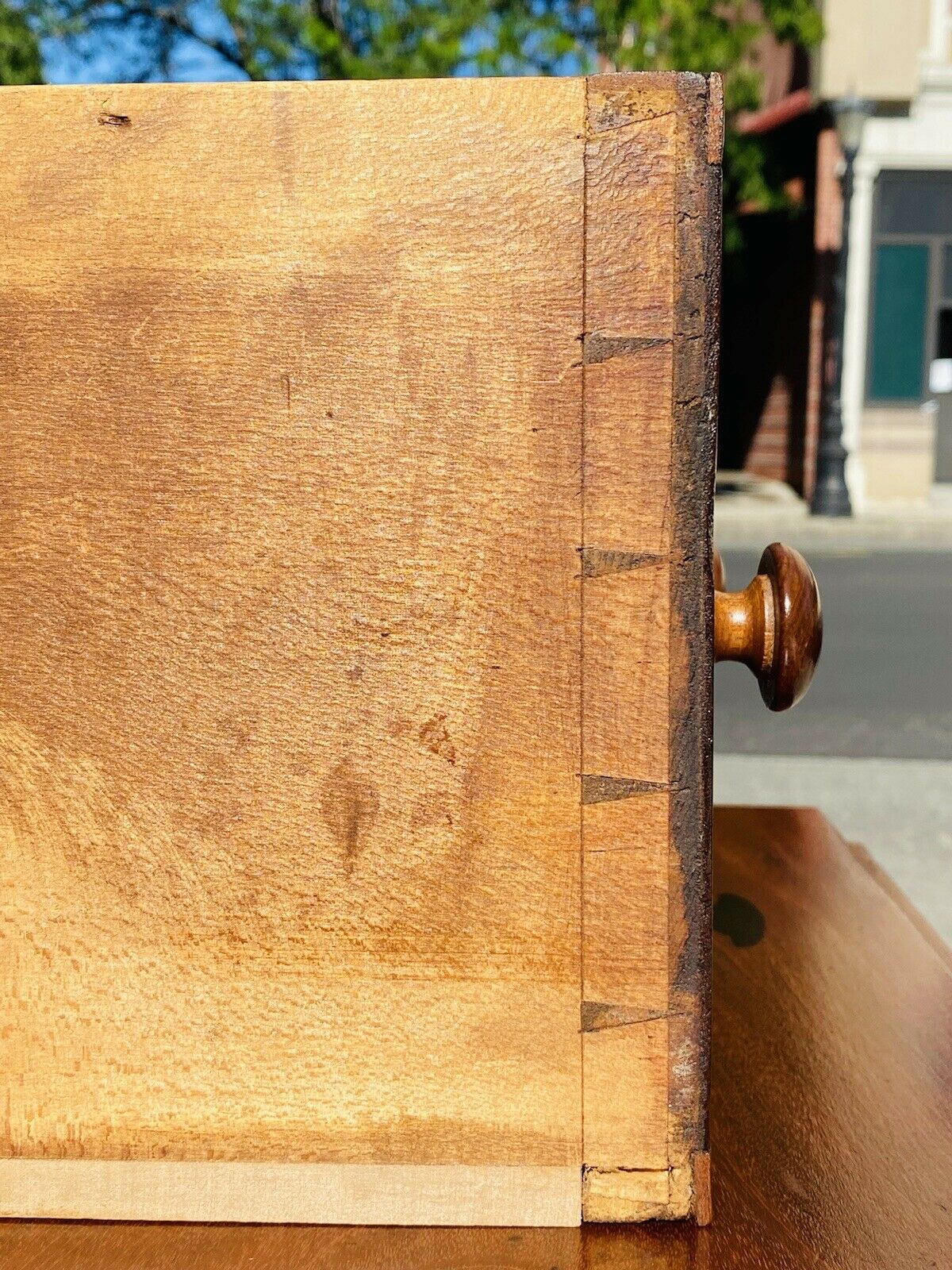 19TH C ANTIQUE SHERATON MAHOGANY MID ATLANTIC DROP LEAF WORK TABLE / NIGHTSTAND