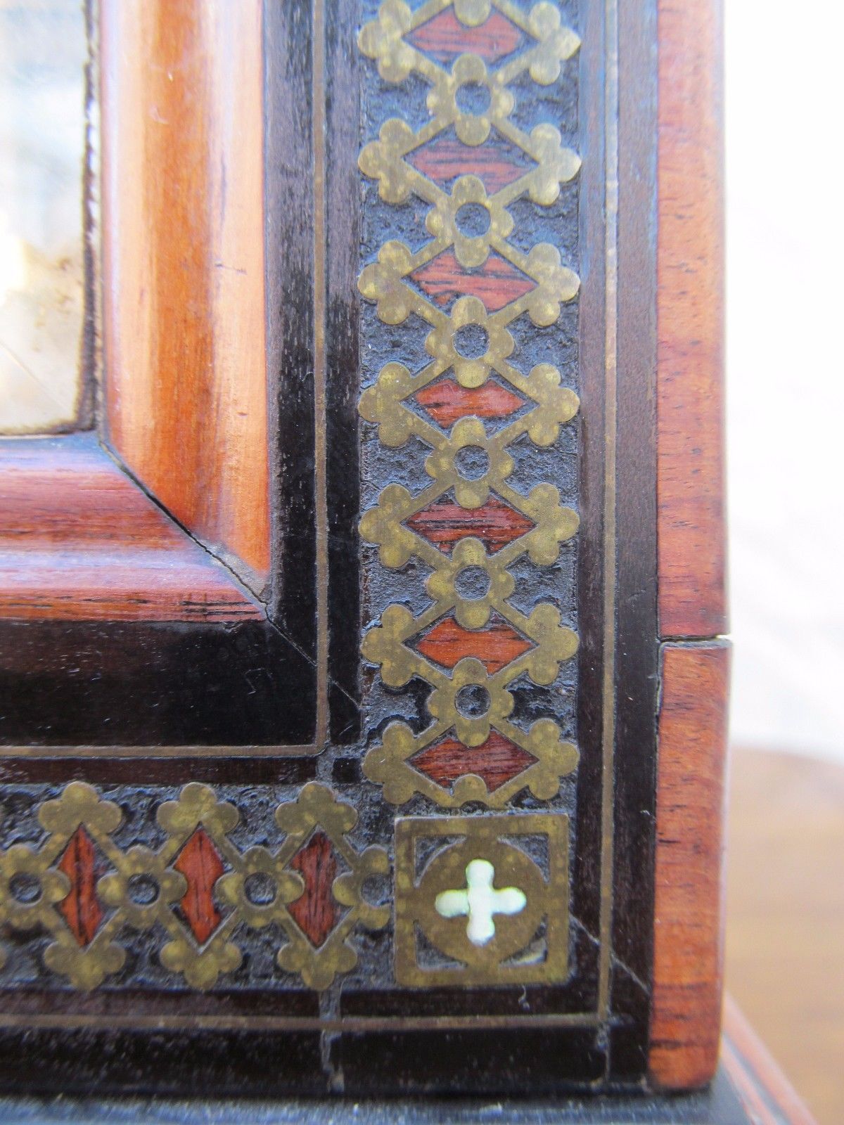 ANTIQUE DECORATED LIQUOR TANTALUS WITH BRASS & ROSEWOOD INLAYS