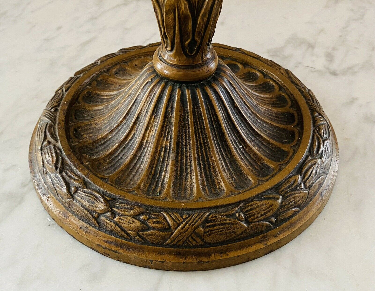 20TH C ANTIQUE ARTS & CRAFTS / ART NOUVEAU 8 PANEL CARAMEL SLAG GLASS LAMP