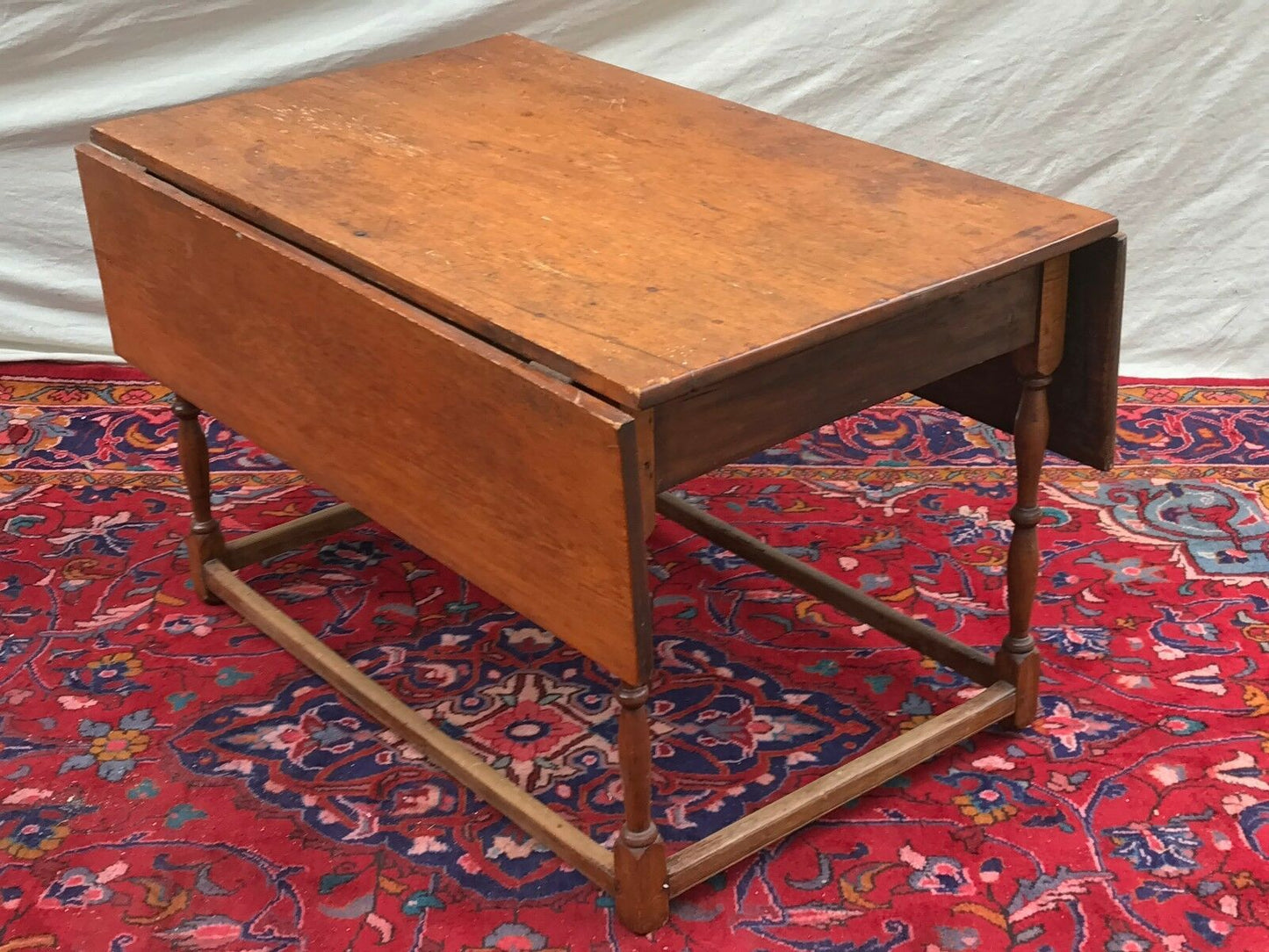 18TH C WILLIAM & MARY PERIOD NEW ENGLAND ANTIQUE DROP LEAF TAVERN / DINING TABLE