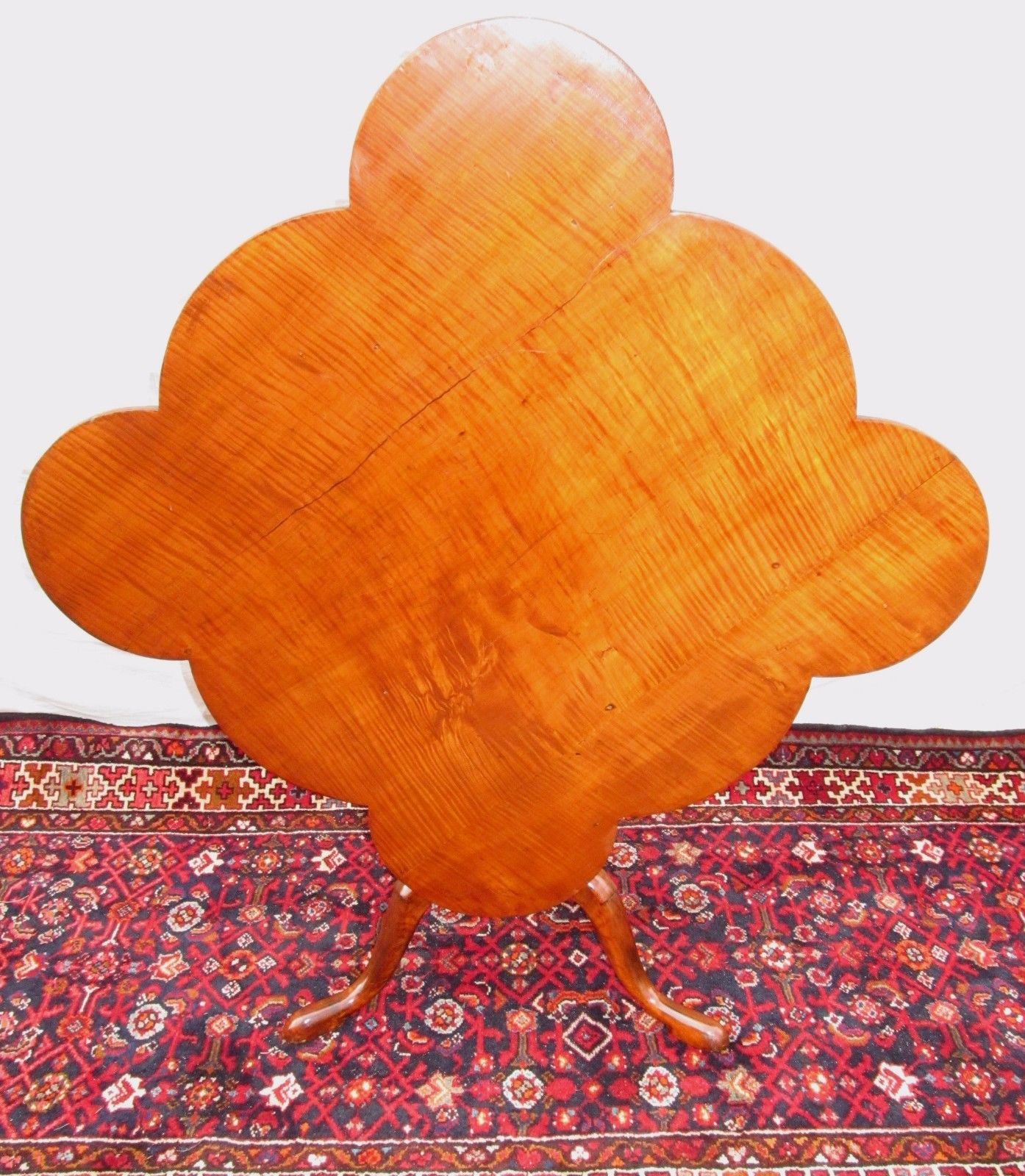 FINE 18TH CENTURY RARE FEDERAL PERIOD CLOVER SHAPED TIGER MAPLE TIP TOP TABLE