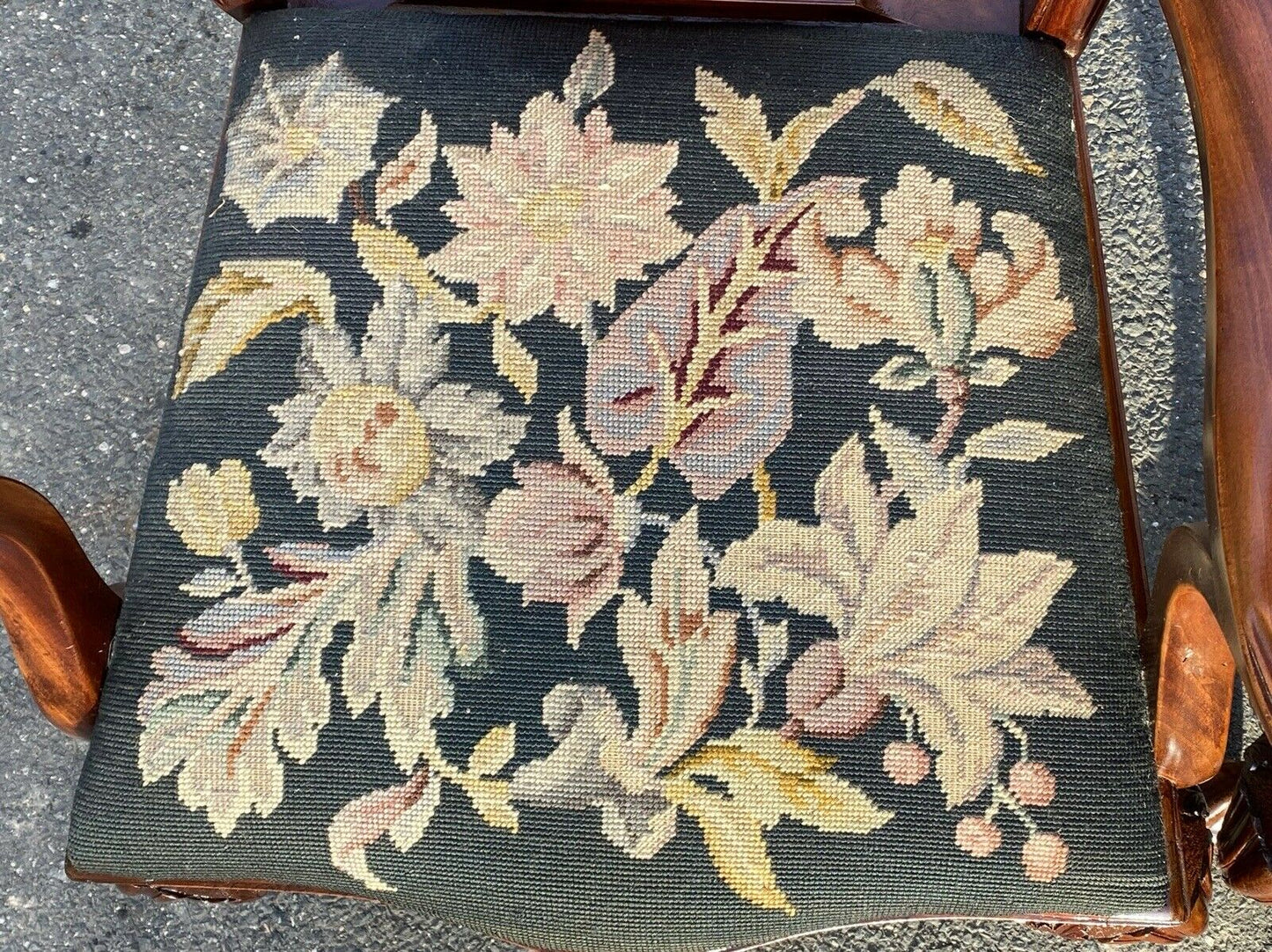 20TH C CHIPPENDALE ANTIQUE STYLE SET OF 8 SHELL CARVED MAHOGANY DINING CHAIRS