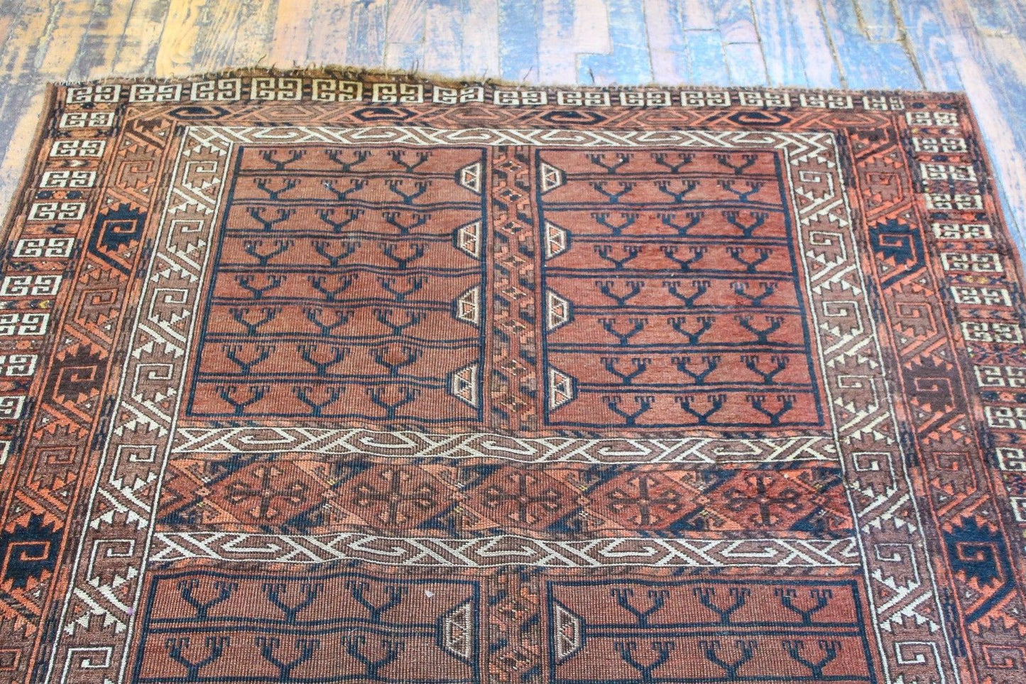 FINE & COMPLEX ANTIQUE TEKKE TURKOMAN ESTATE CARPET