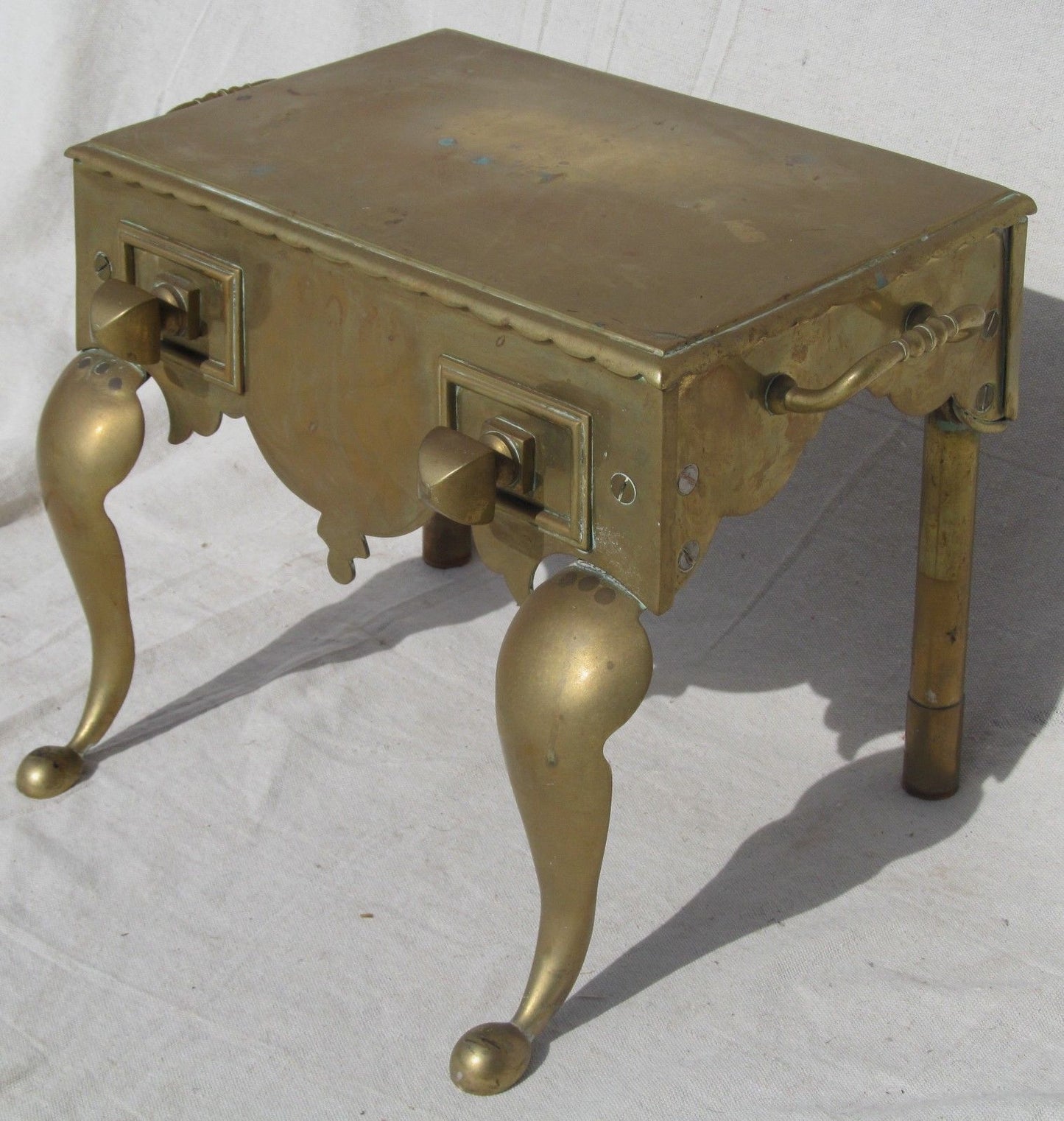 EARLY 19TH CENTURY ENGLISH REGENCY PERIOD BRASS FOOTMAN-HAND CRATED