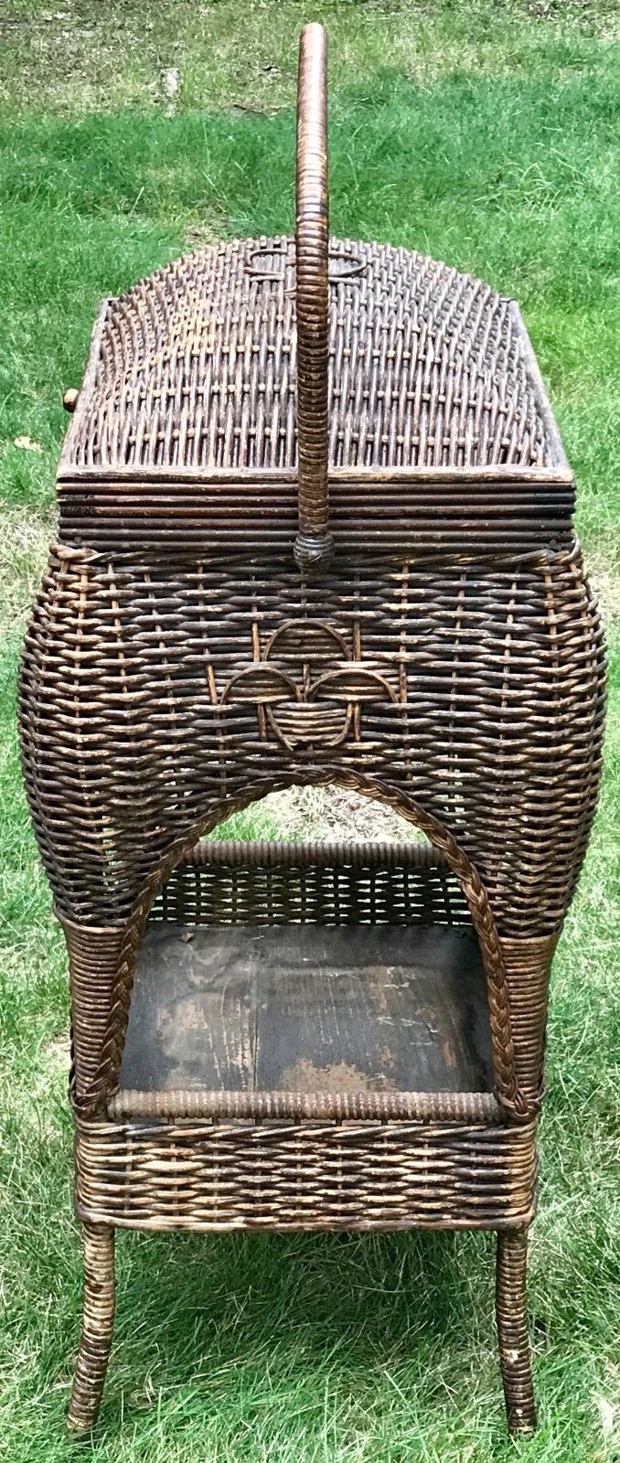 ANTIQUE EARLY 20TH C ARTS & CRAFTS HEYWOOD WAKEFIELD WICKER SEWING STAND
